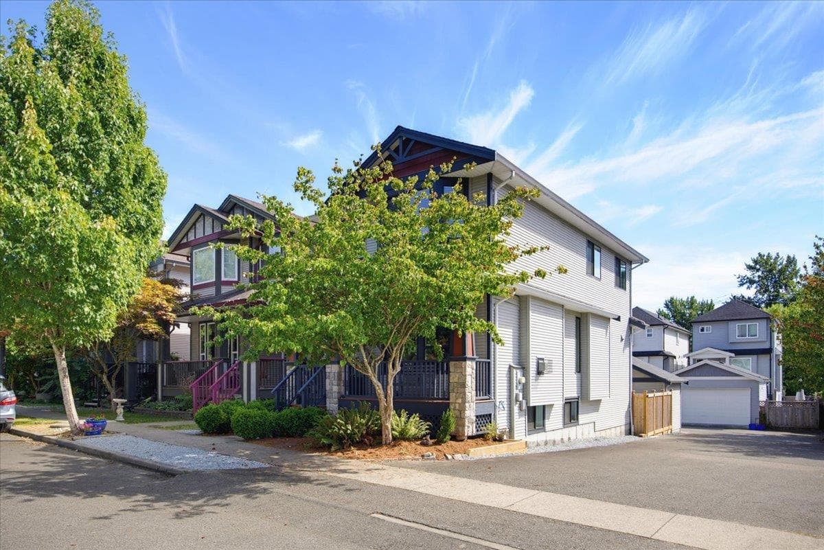 24030 102a Avenue, Maple Ridge, V2W 2A2 — photo 2
