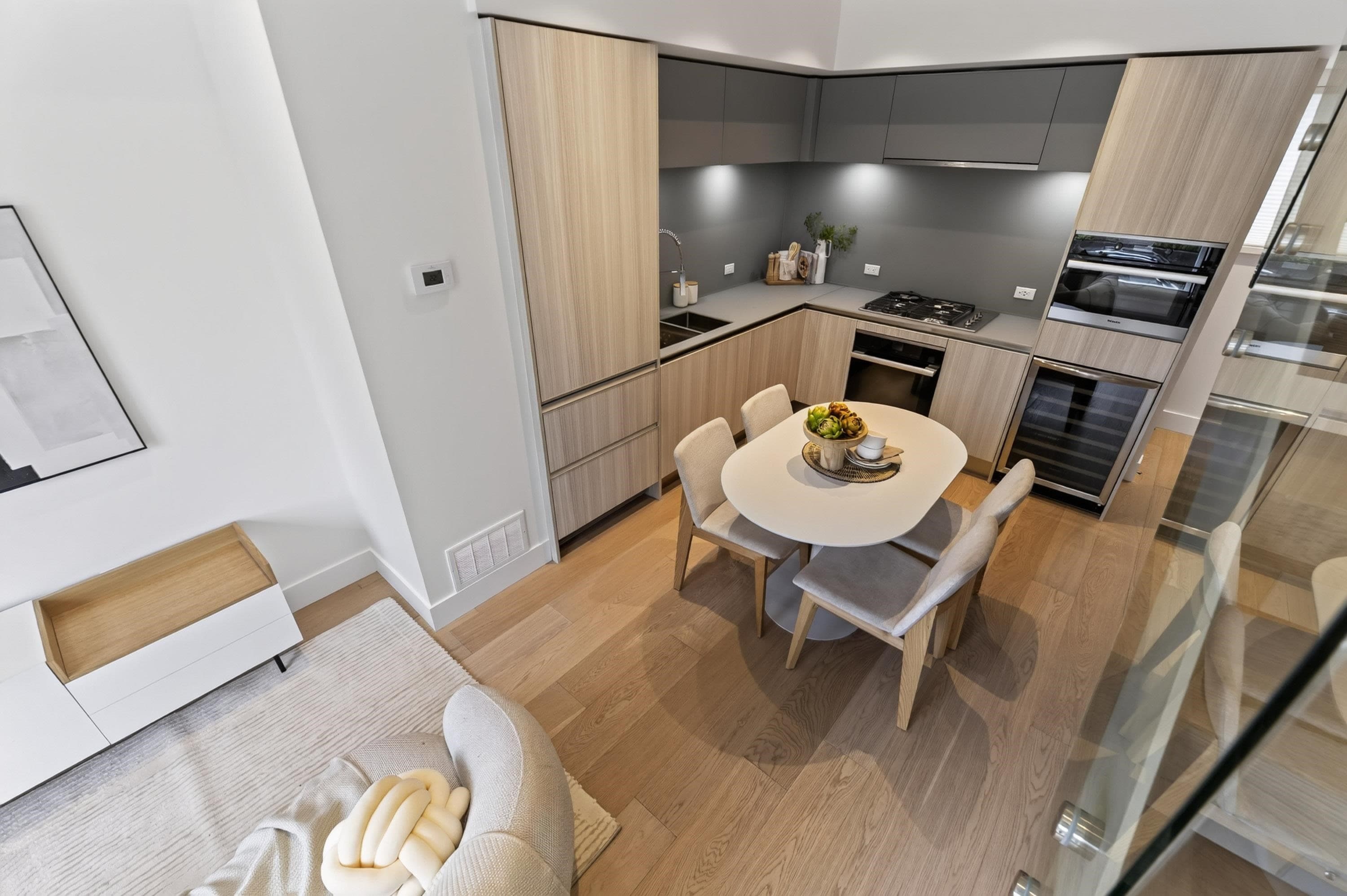 150 W Woodstock Avenue, Vancouver, V5Y 0N1 — photo 1
