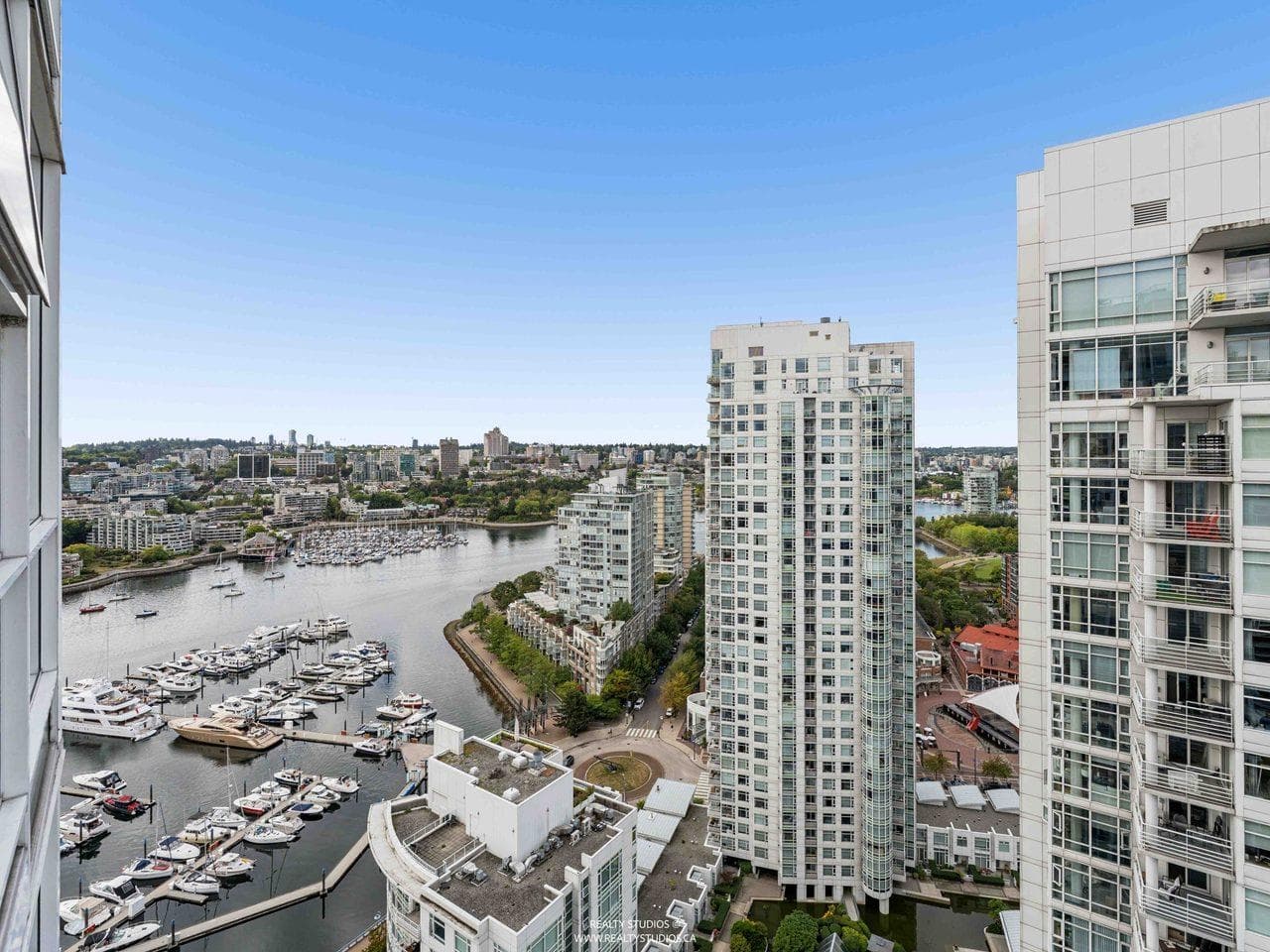 3202 - 193 Aquarius Mews, Vancouver, V6Z 2Z2 — photo 1