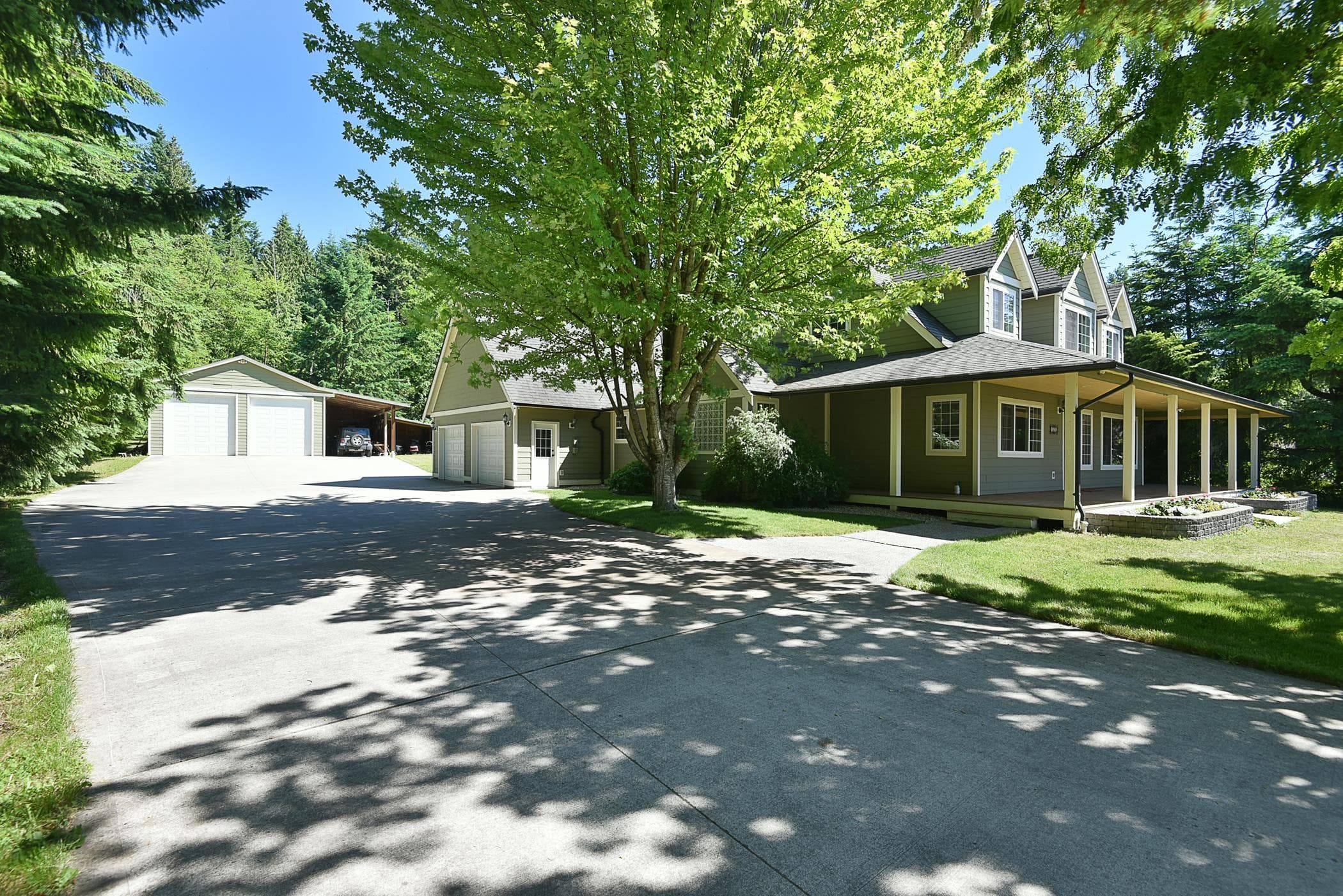1000 Cemetery Road, Gibsons, V0N 1V7 — photo 1