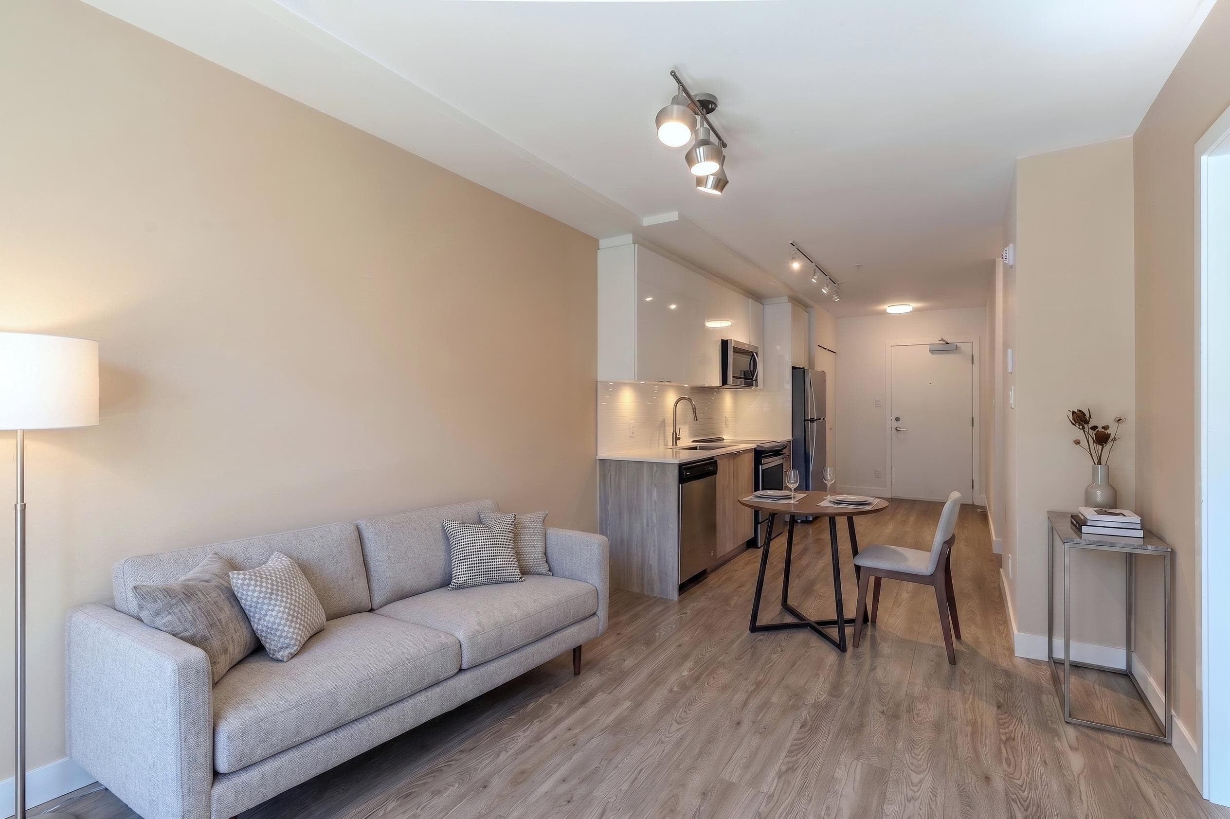 203 - 37881 Cleveland Avenue, Squamish, V8B 0Z7 — photo 2