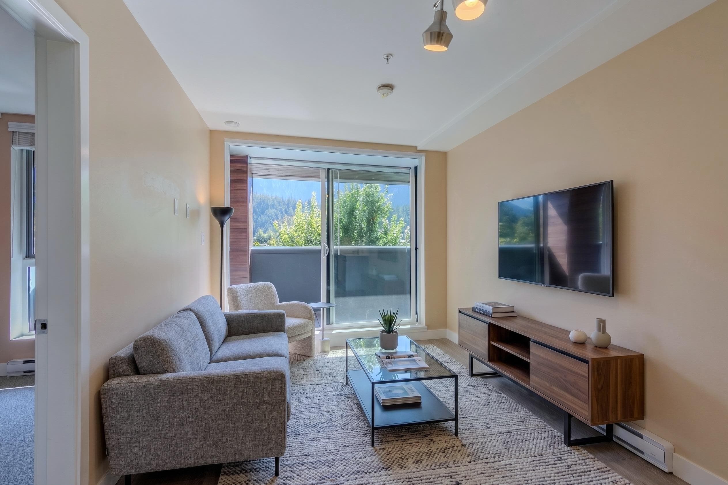 203 - 37881 Cleveland Avenue, Squamish, V8B 0Z7 — photo 3