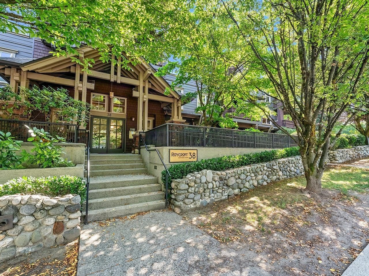 308 - 38 Seventh Avenue, New Westminster, V3L 5W2 — photo 1
