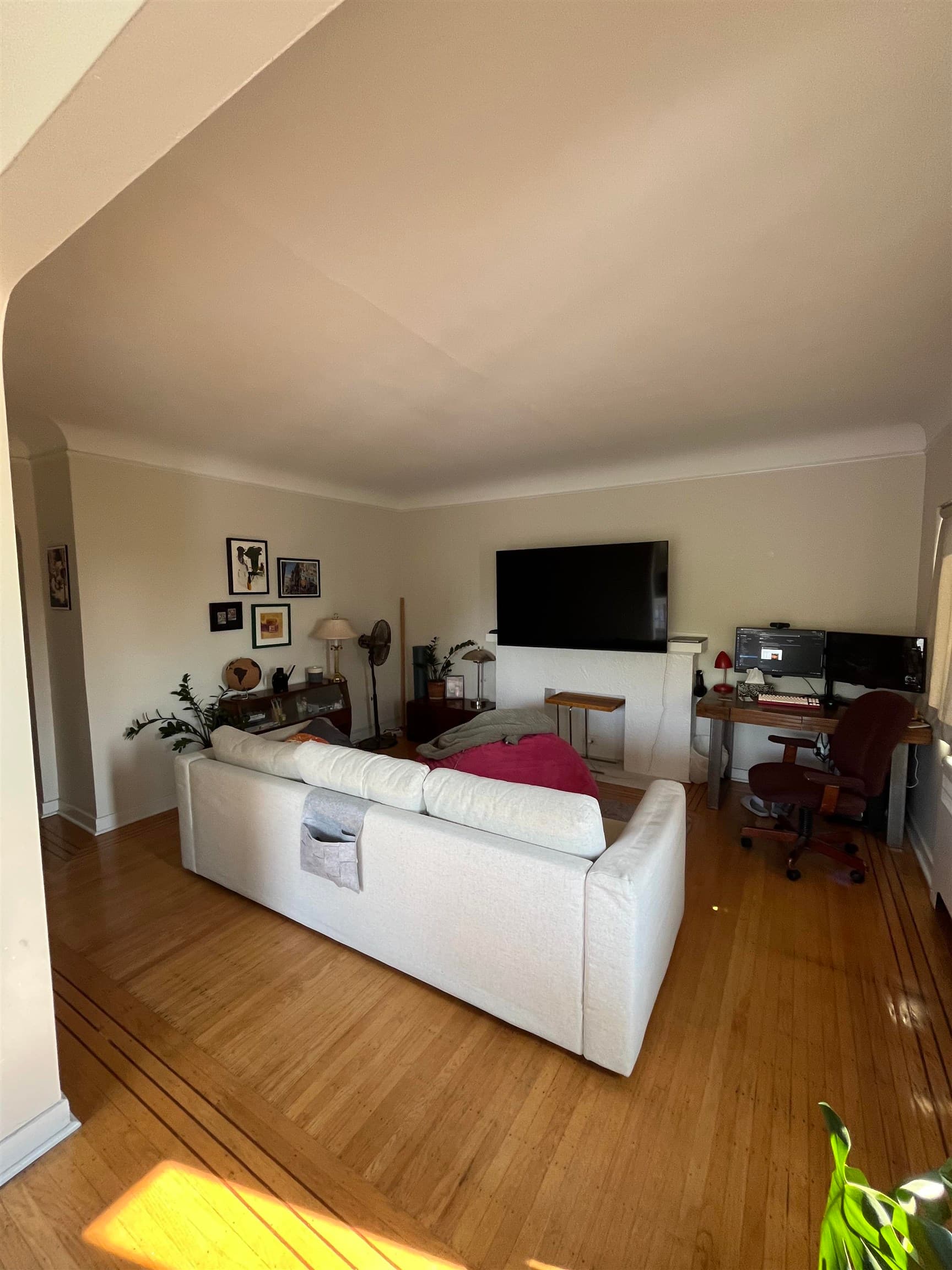 301 - 735 Royal Avenue, New Westminster, V3M 1J6 — photo 2