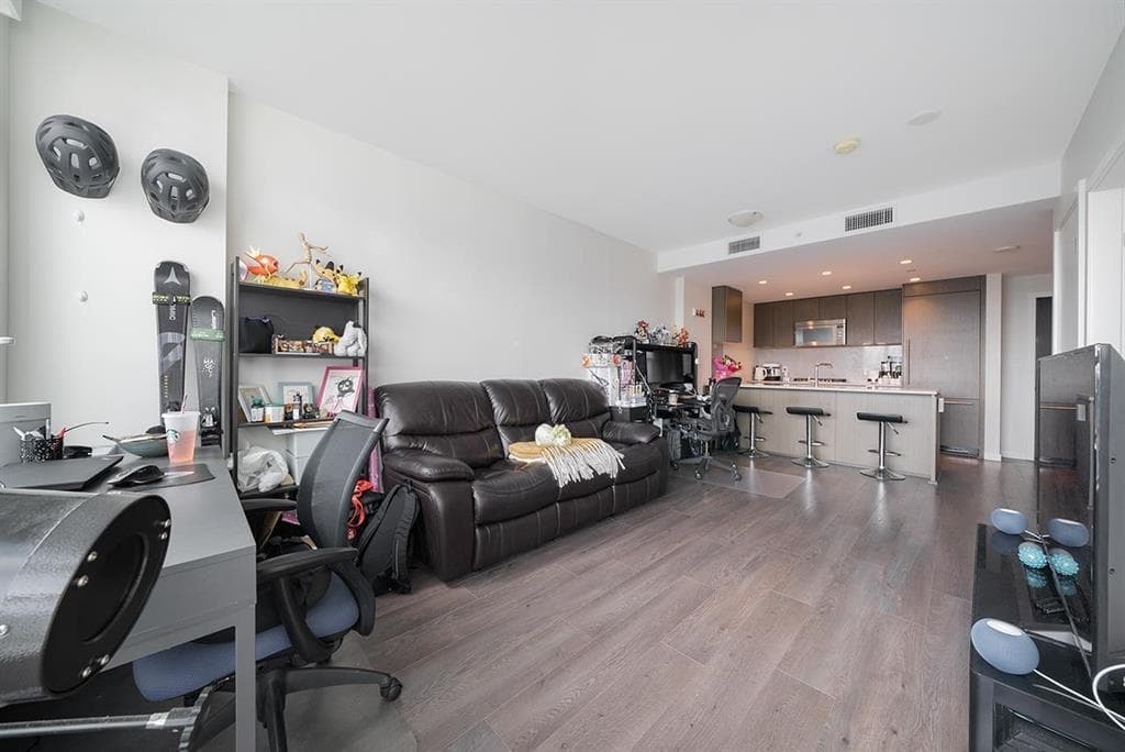 125 14th East Street, North Vancouver, V7L 0E6 — photo 3