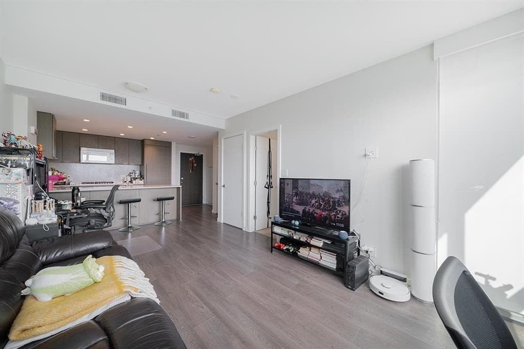 125 14th East Street, North Vancouver, V7L 0E6 — photo 4
