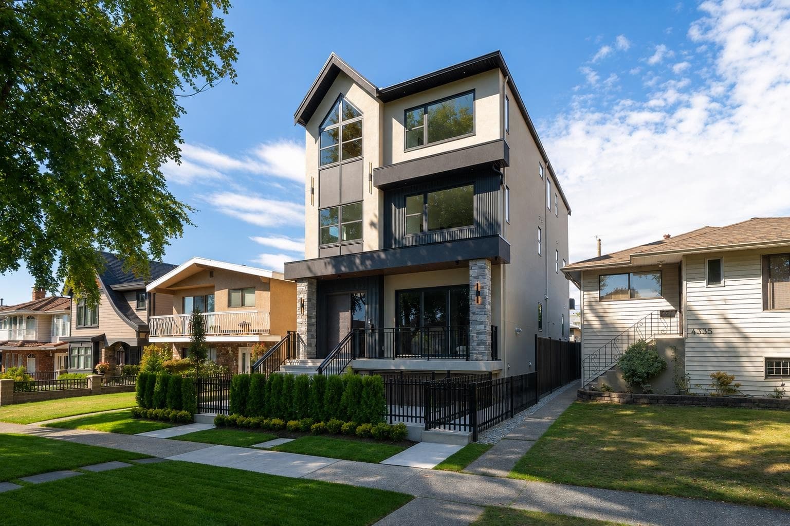 1 - 4331 Union Street, Burnaby, V5C 2X5 — photo 2