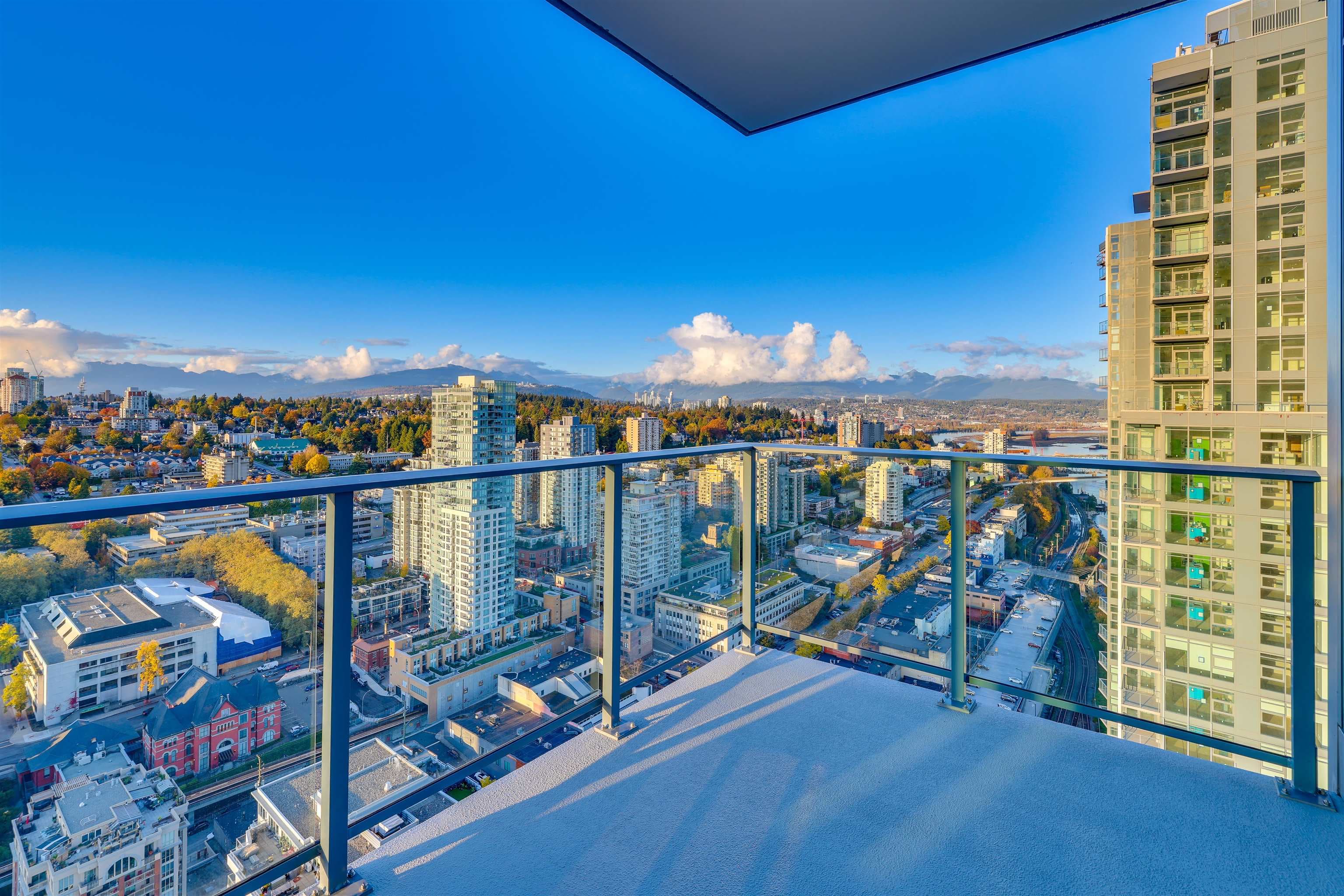 3504 - 680 Quayside Drive, New Westminster, V3M 0P2 — photo 4