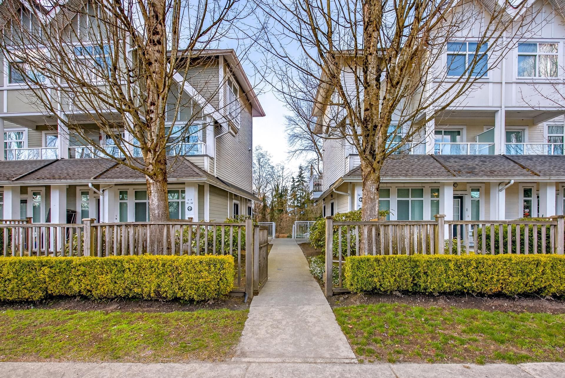 8 - 6965 Hastings Street, Burnaby, V5B 1S9 — photo 2