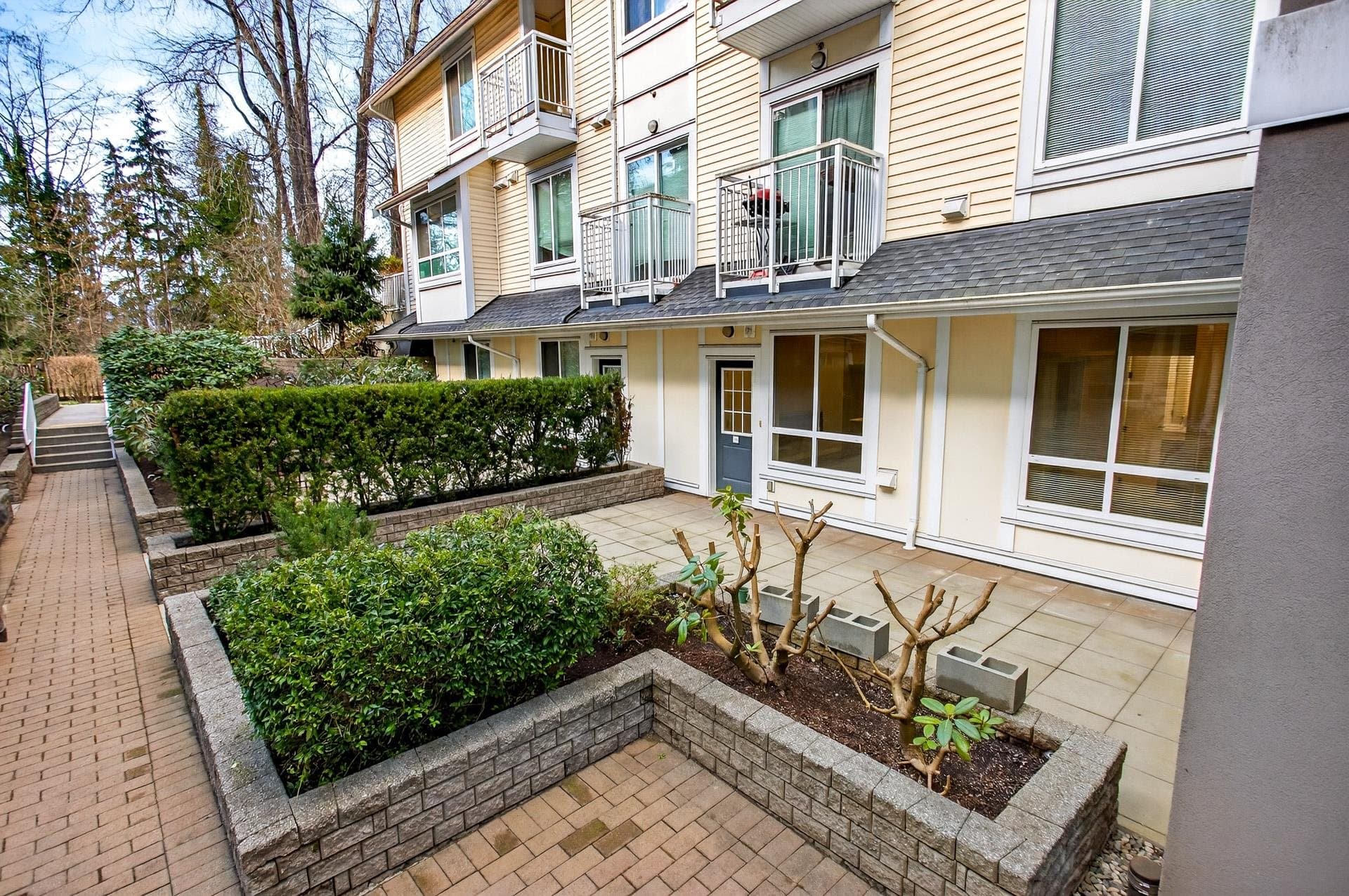 8 - 6965 Hastings Street, Burnaby, V5B 1S9 — photo 3