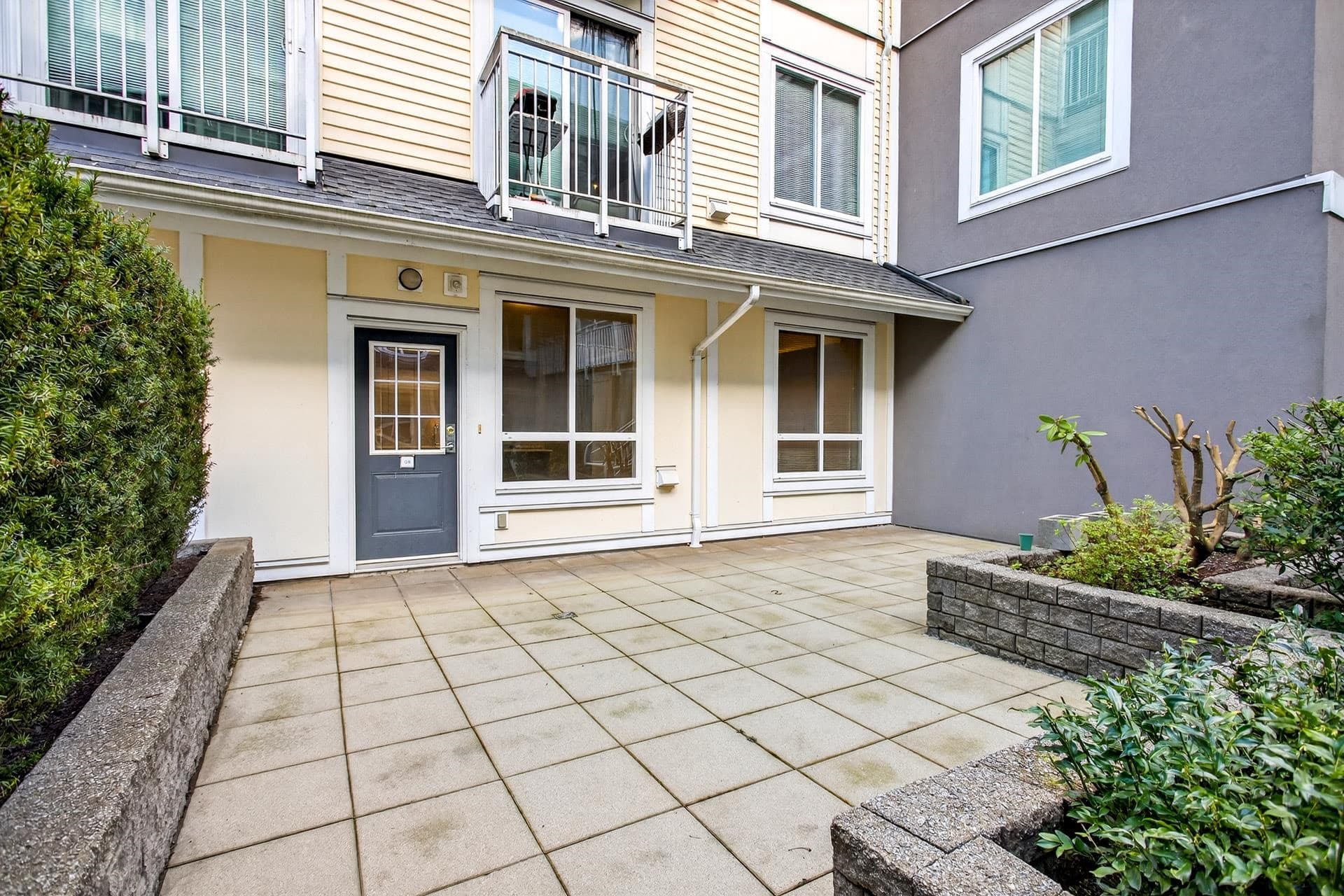 8 - 6965 Hastings Street, Burnaby, V5B 1S9 — photo 4