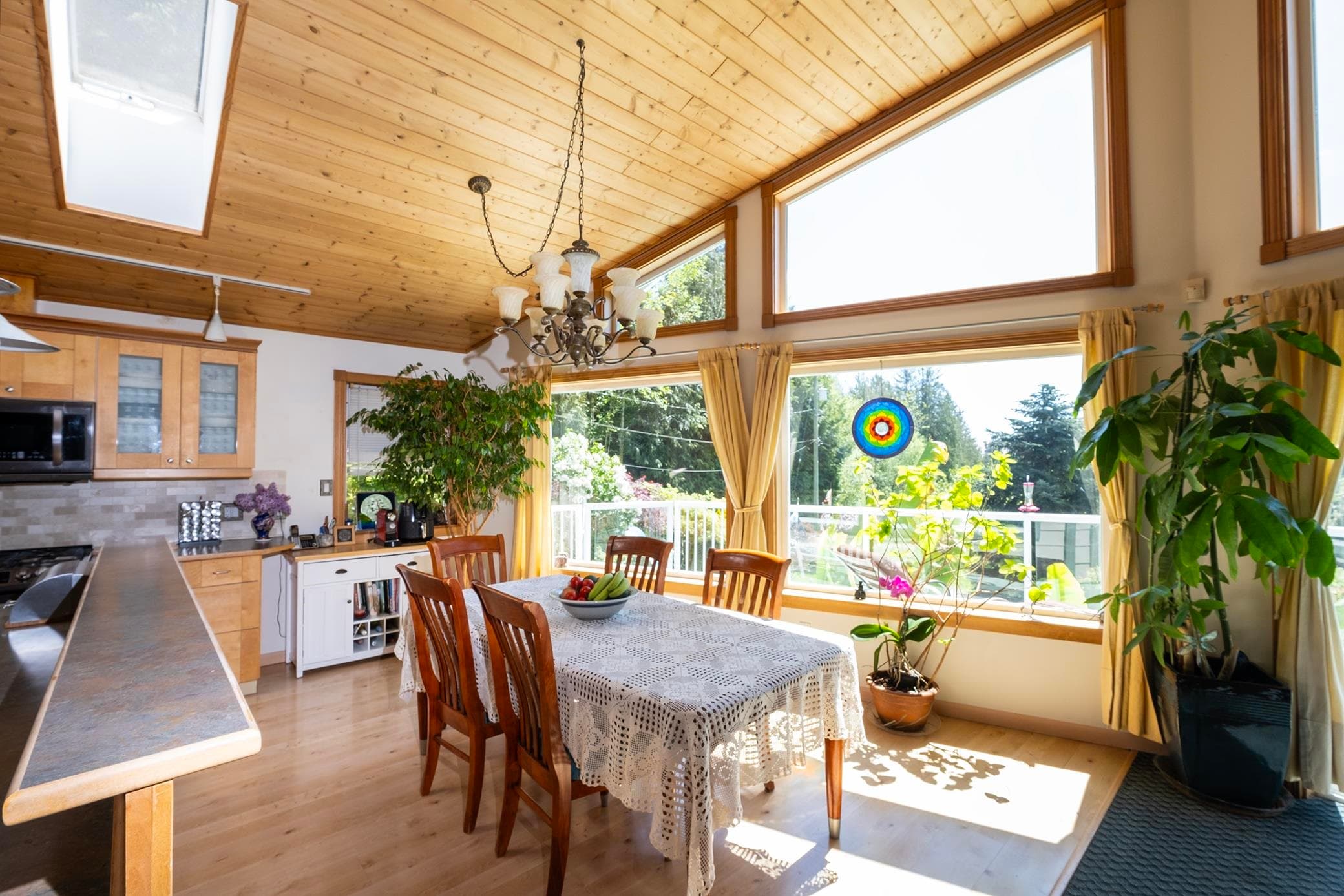 2556 Lower Road, Roberts Creek, V0N 2W4 — photo 4