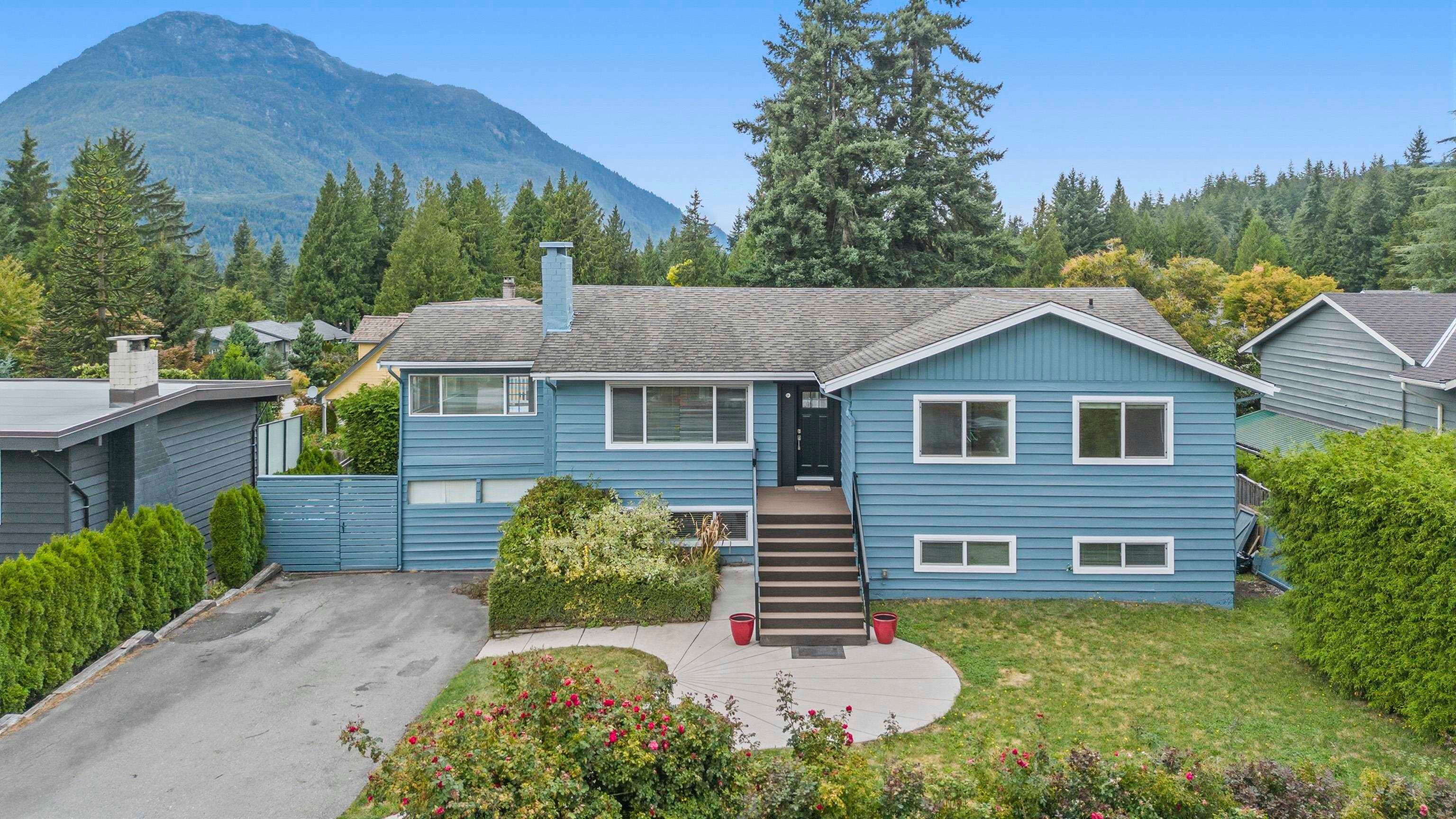 40185 Kintyre Drive, Garibaldi Highlands, V8B 0J6 — photo 1