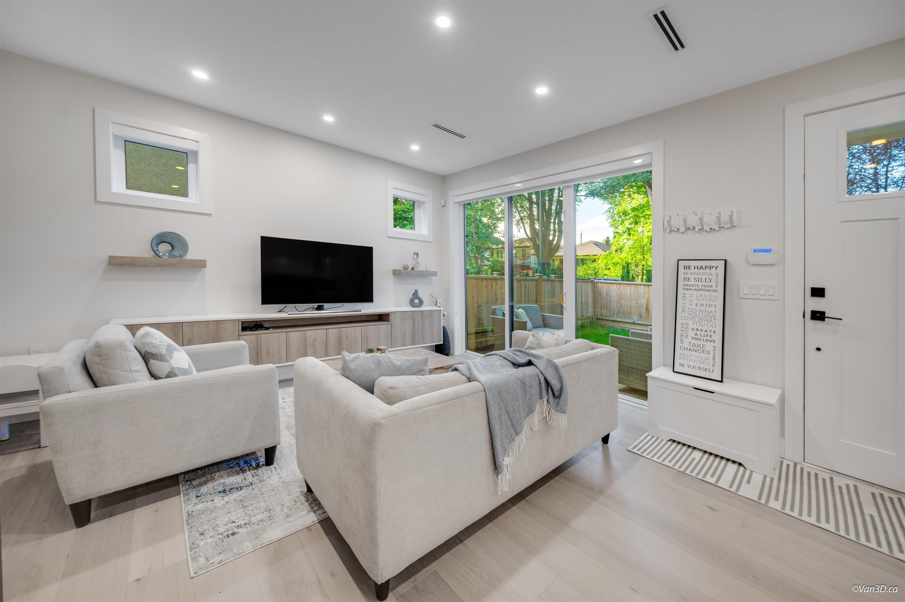 2558 William Street, Vancouver, V5K 2Y4 — photo 5