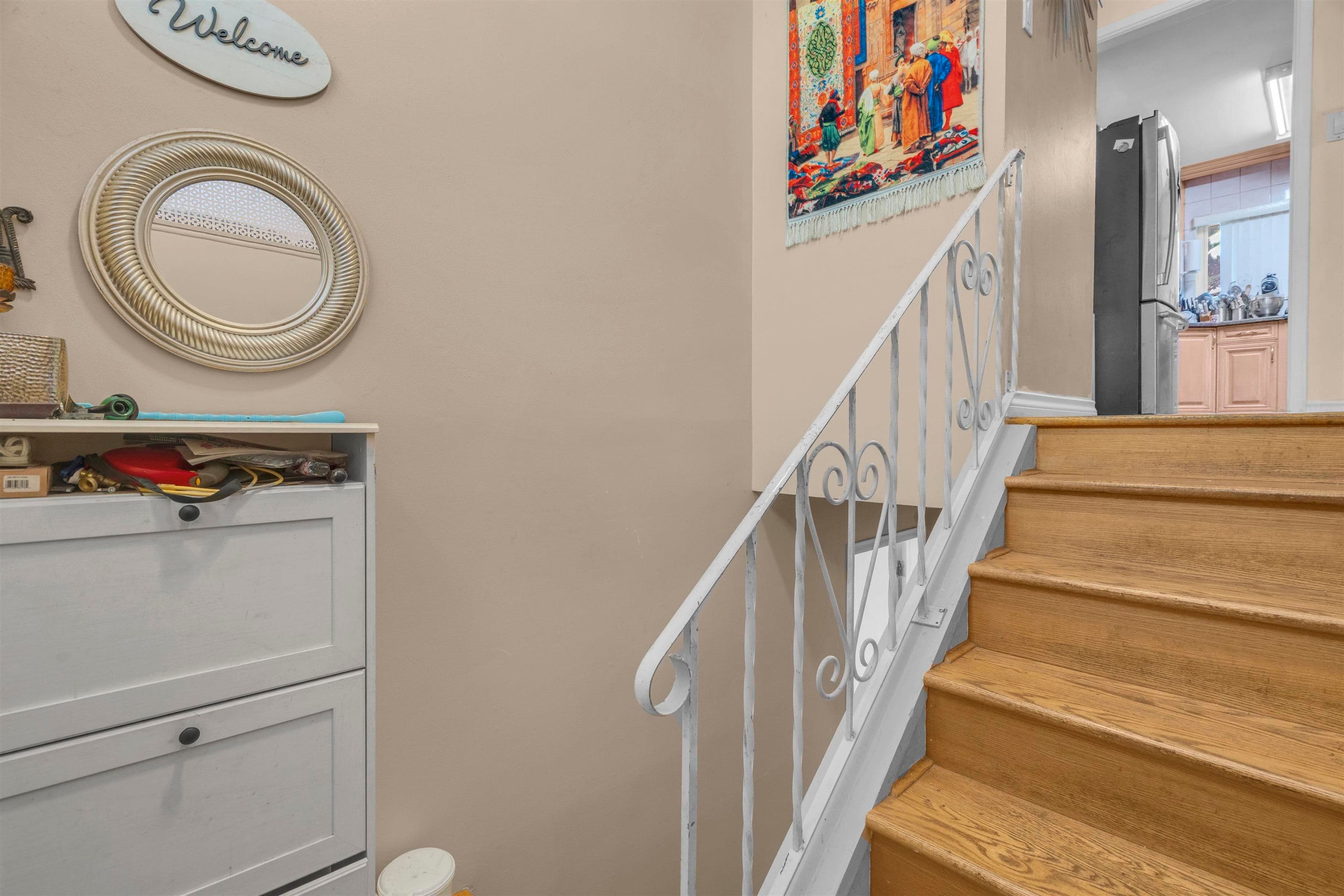 1825 Brunette Avenue, Coquitlam, V3K 1H3 — photo 3