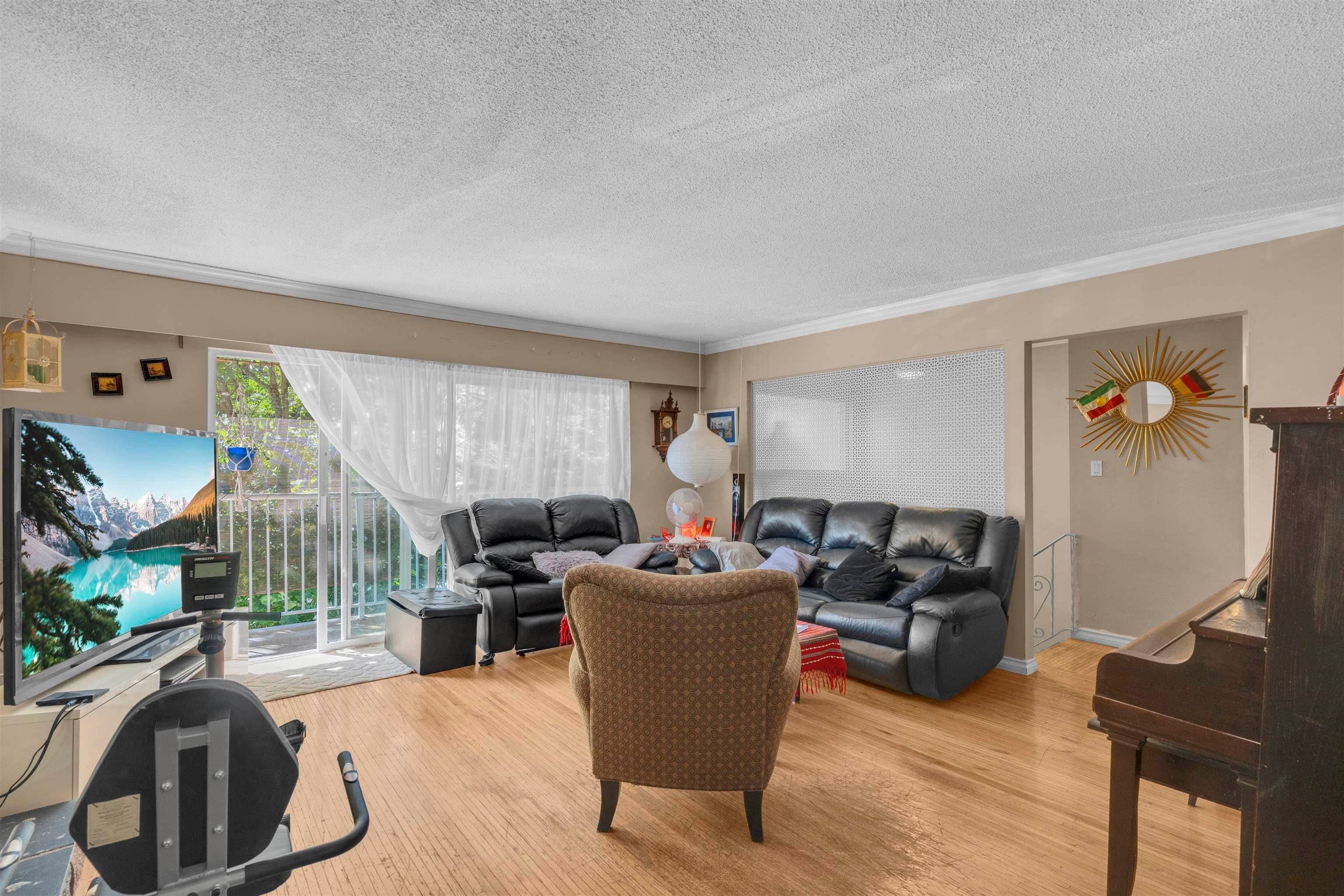 1825 Brunette Avenue, Coquitlam, V3K 1H3 — photo 5