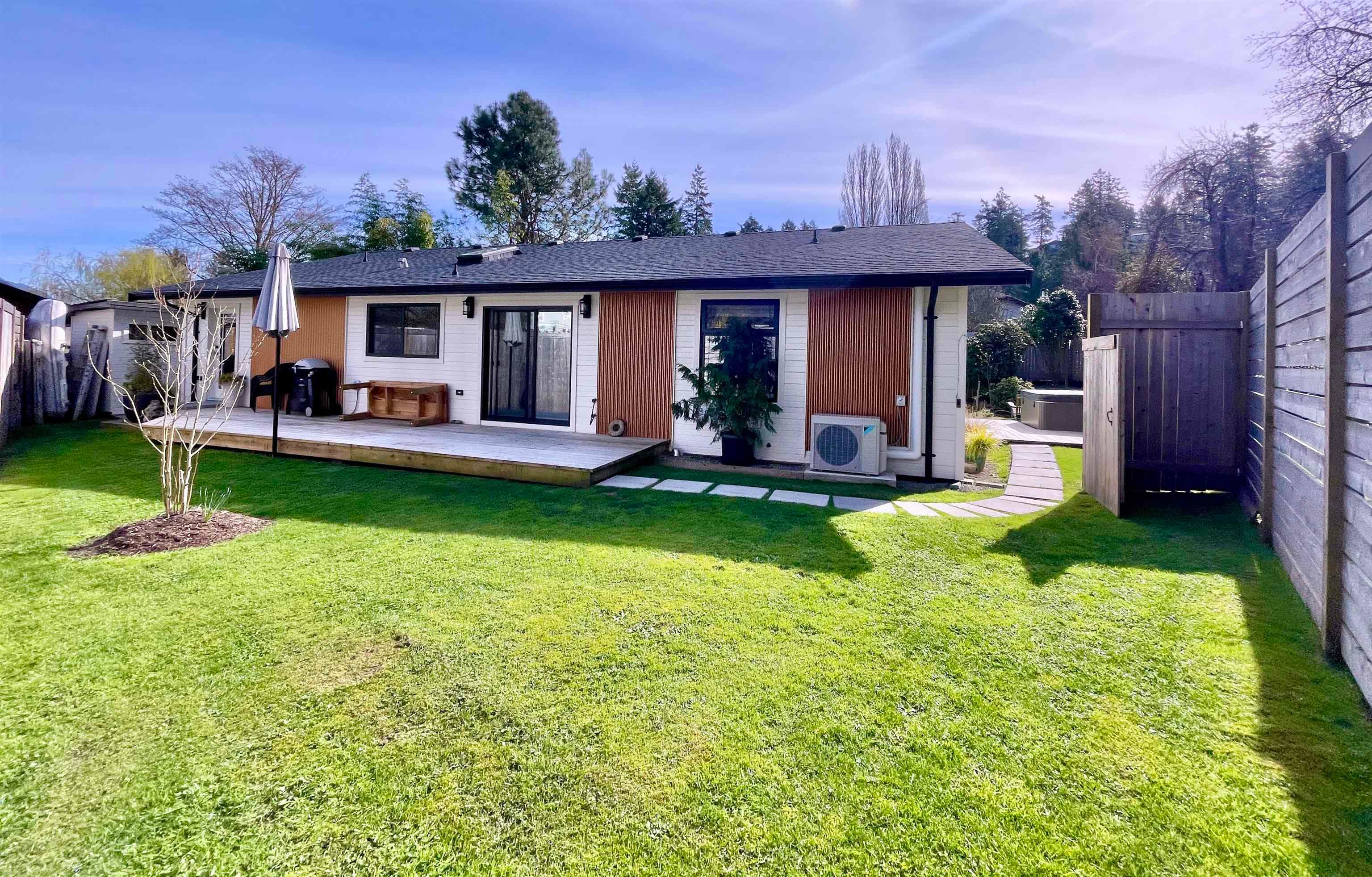 655 Dougall Road, Gibsons, V0N 1V8 — photo 3