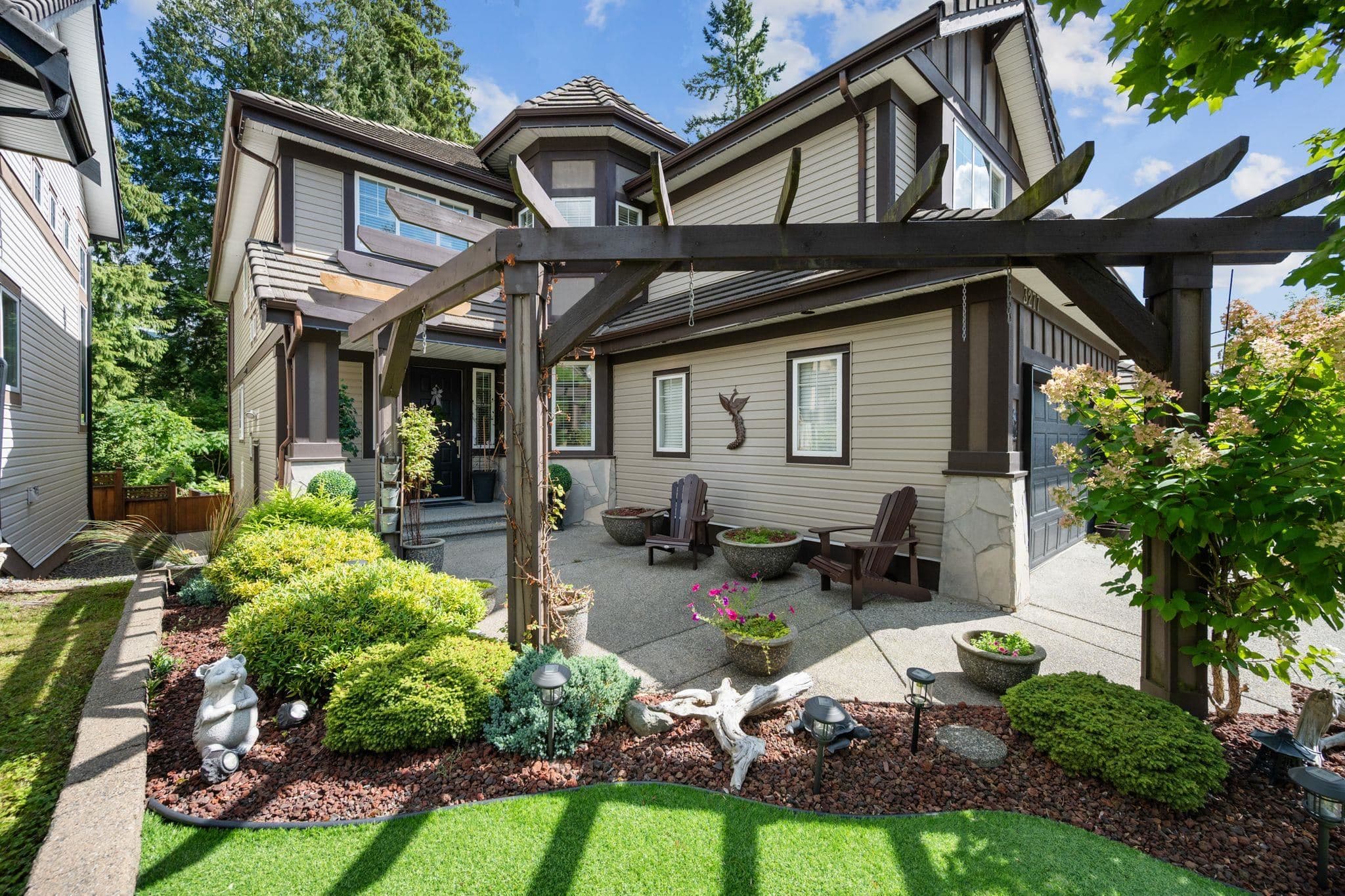 3277 Chartwell Grn, Coquitlam, V3E 3M9 — photo 3