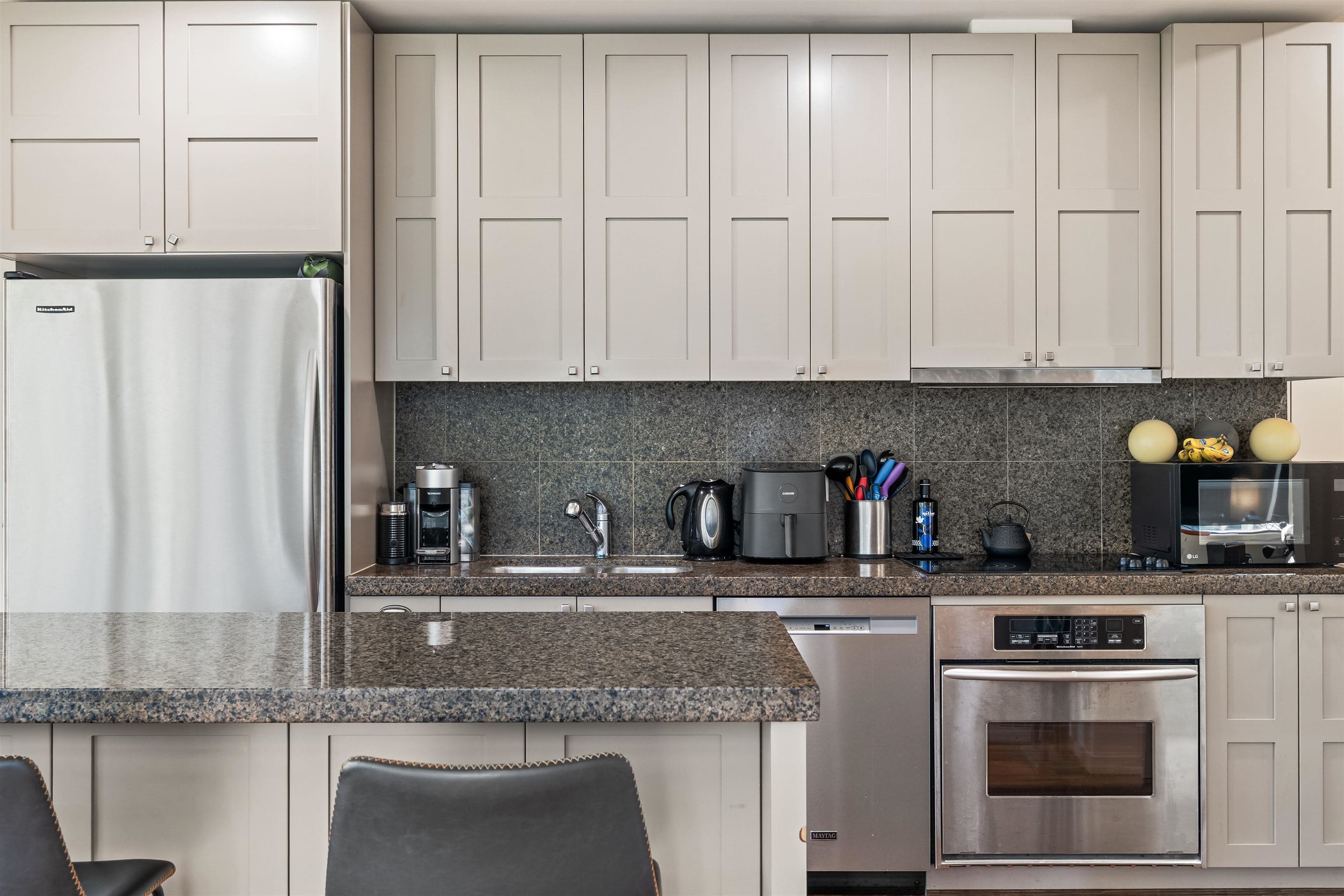 609 - 1333 West Georgia Street, Vancouver
