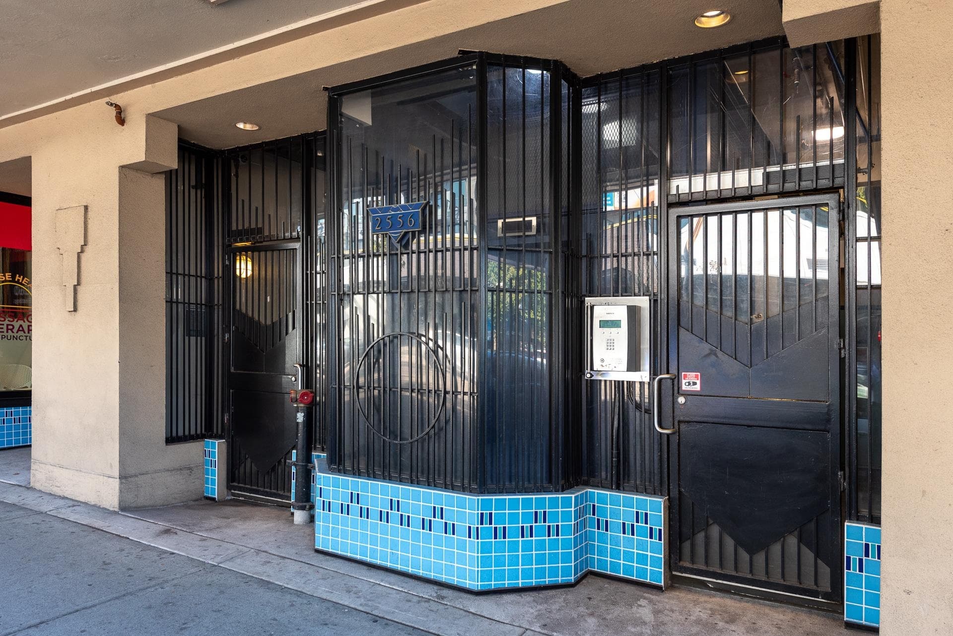 L2 - 2556 E Hastings Street, Vancouver, V5K 1Z3 — photo 2