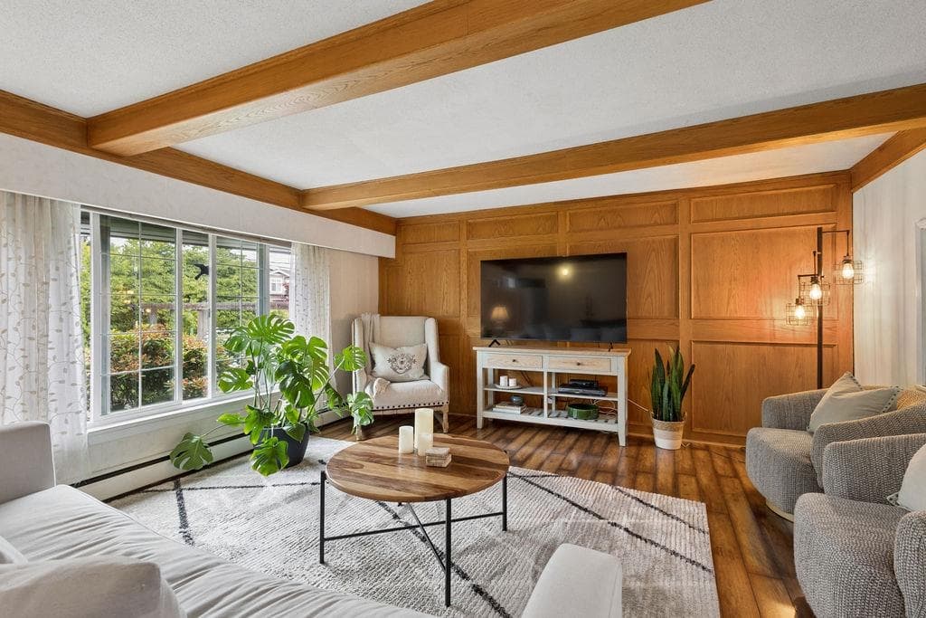 960 Cliff Avenue, Burnaby, V5A 2J5 — photo 2