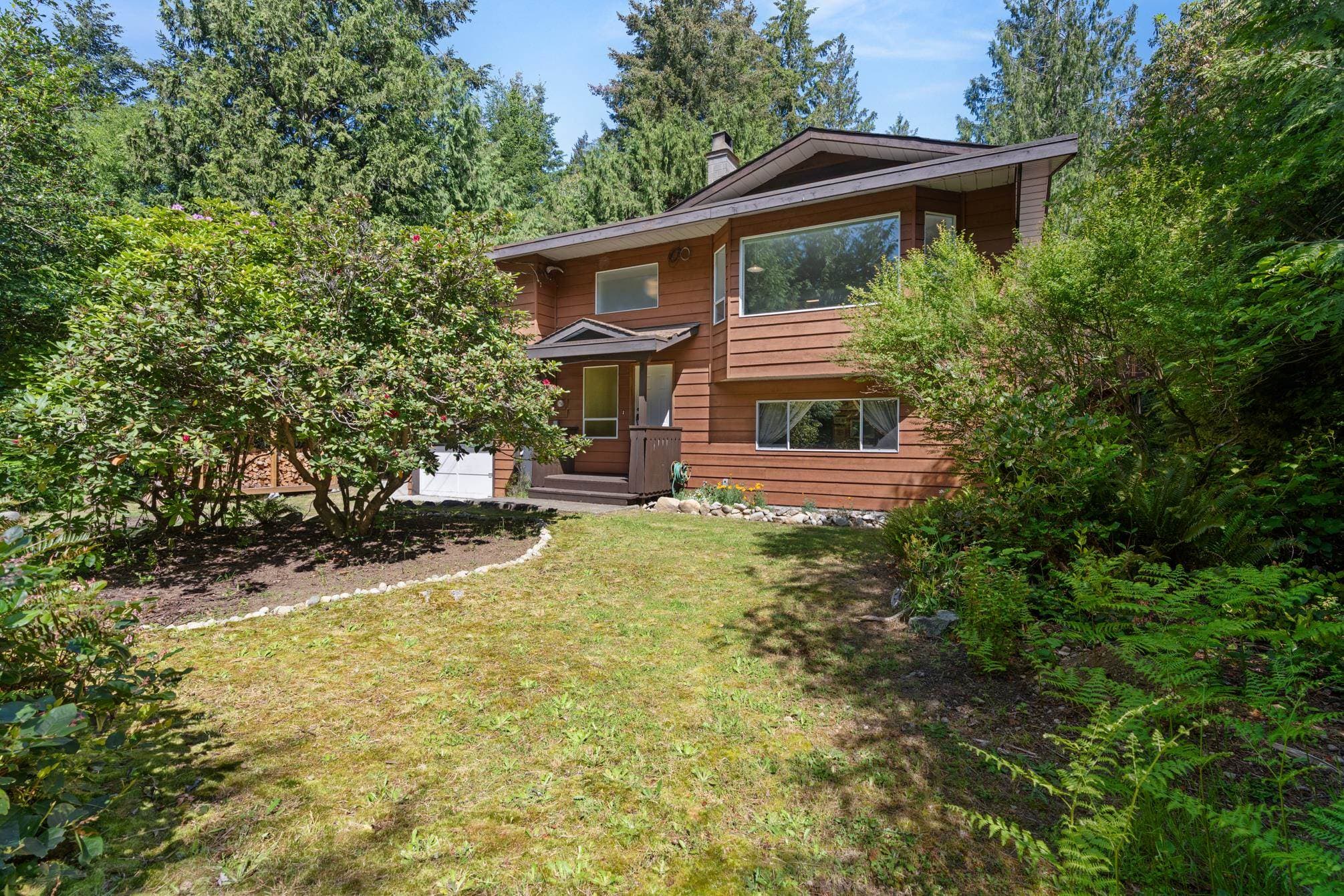 8044 Dogwood Drive, Halfmoon Bay, V7Z 1A7 — photo 2