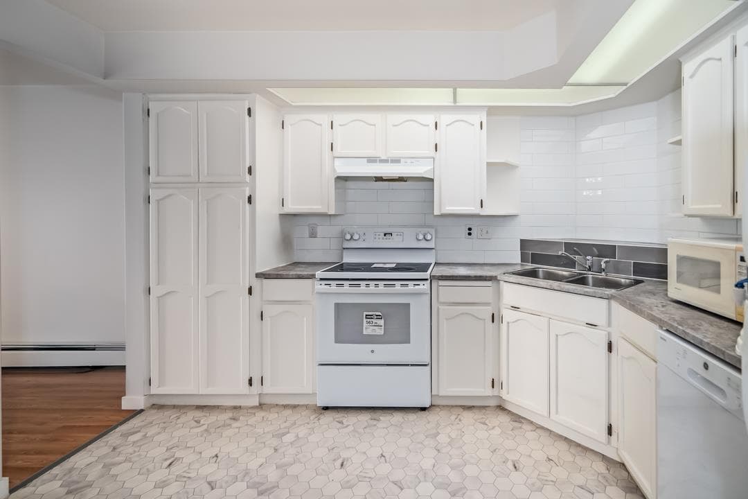 215 - 31930 Old Yale Road, Abbotsford, V2T 2C7 — photo 3