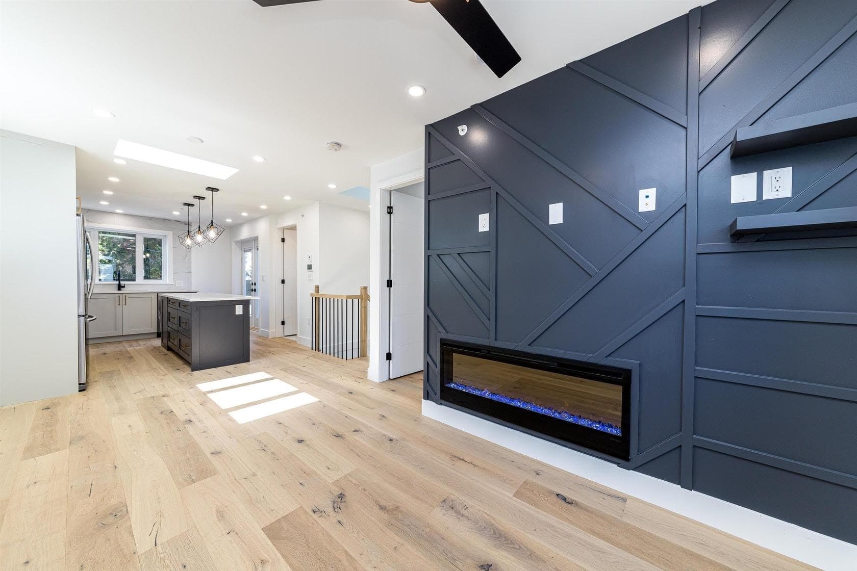 5447 Killarney Street, Vancouver, V5R 3W3 — photo 2