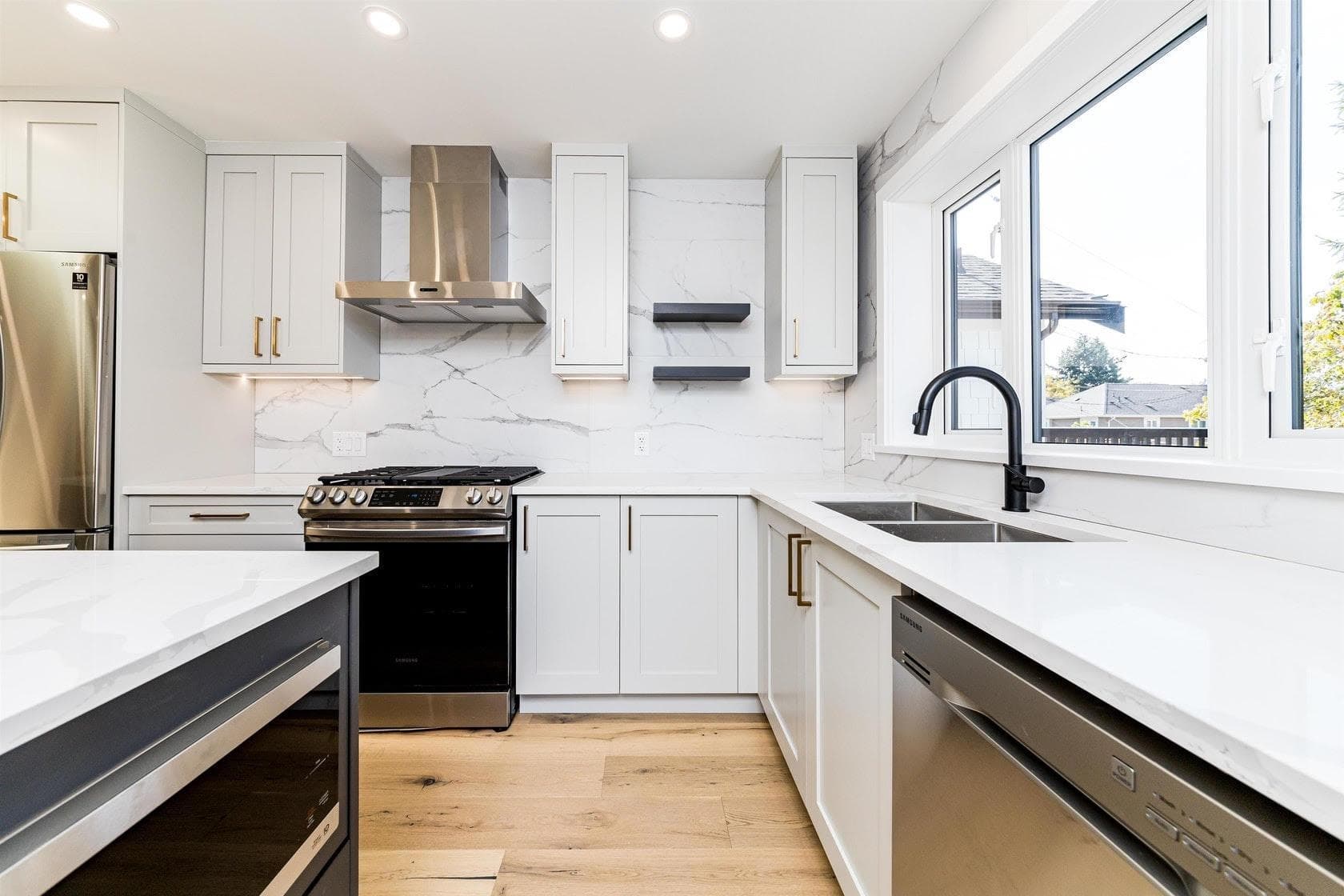 5447 Killarney Street, Vancouver, V5R 3W3 — photo 1
