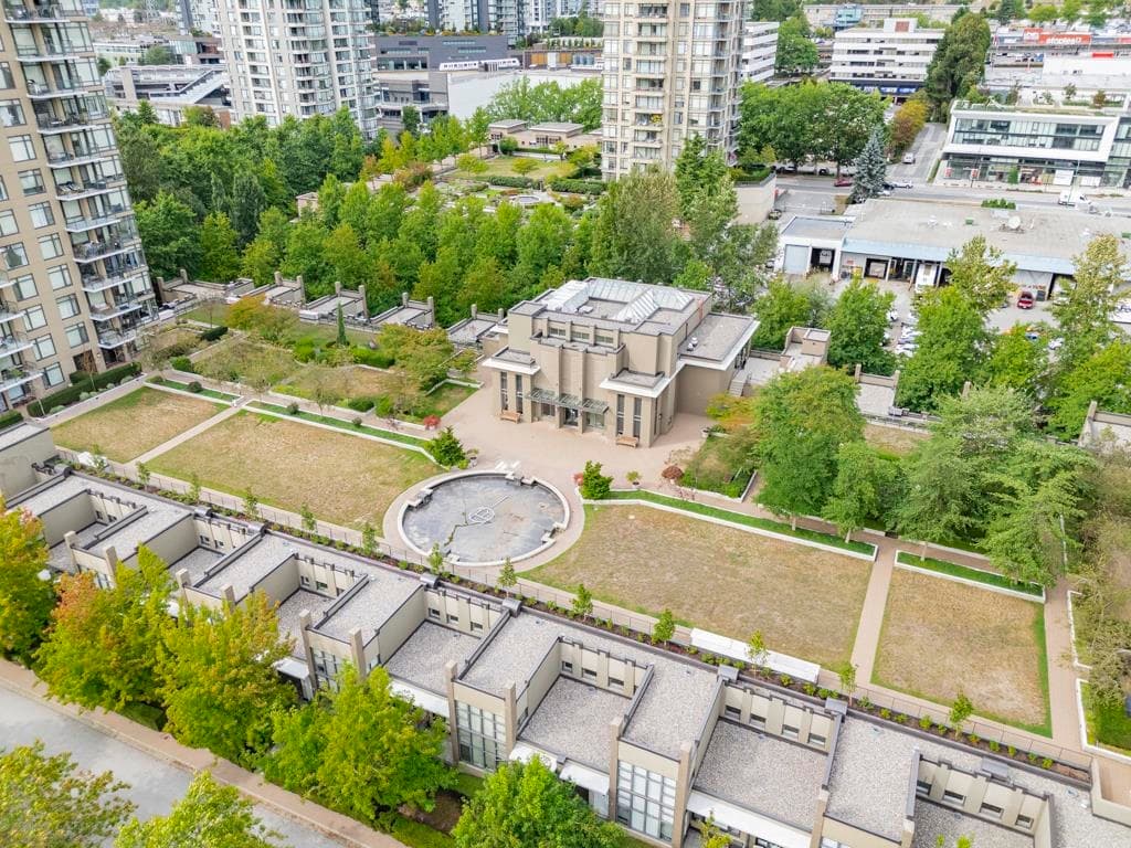 2501 - 2355 Madison Avenue, Burnaby, V5C 0B3 — photo 2
