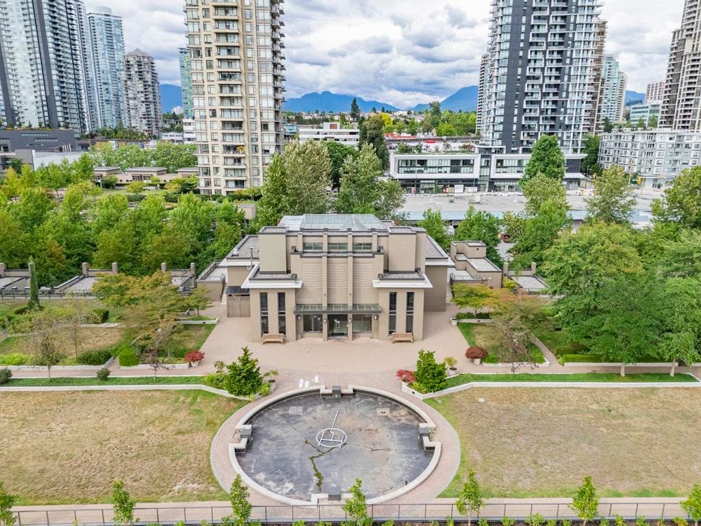2501 - 2355 Madison Avenue, Burnaby