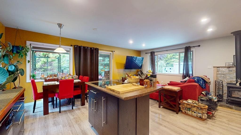 4540 Merrill Road, Pender Harbour, V0N 2H1 — photo 3