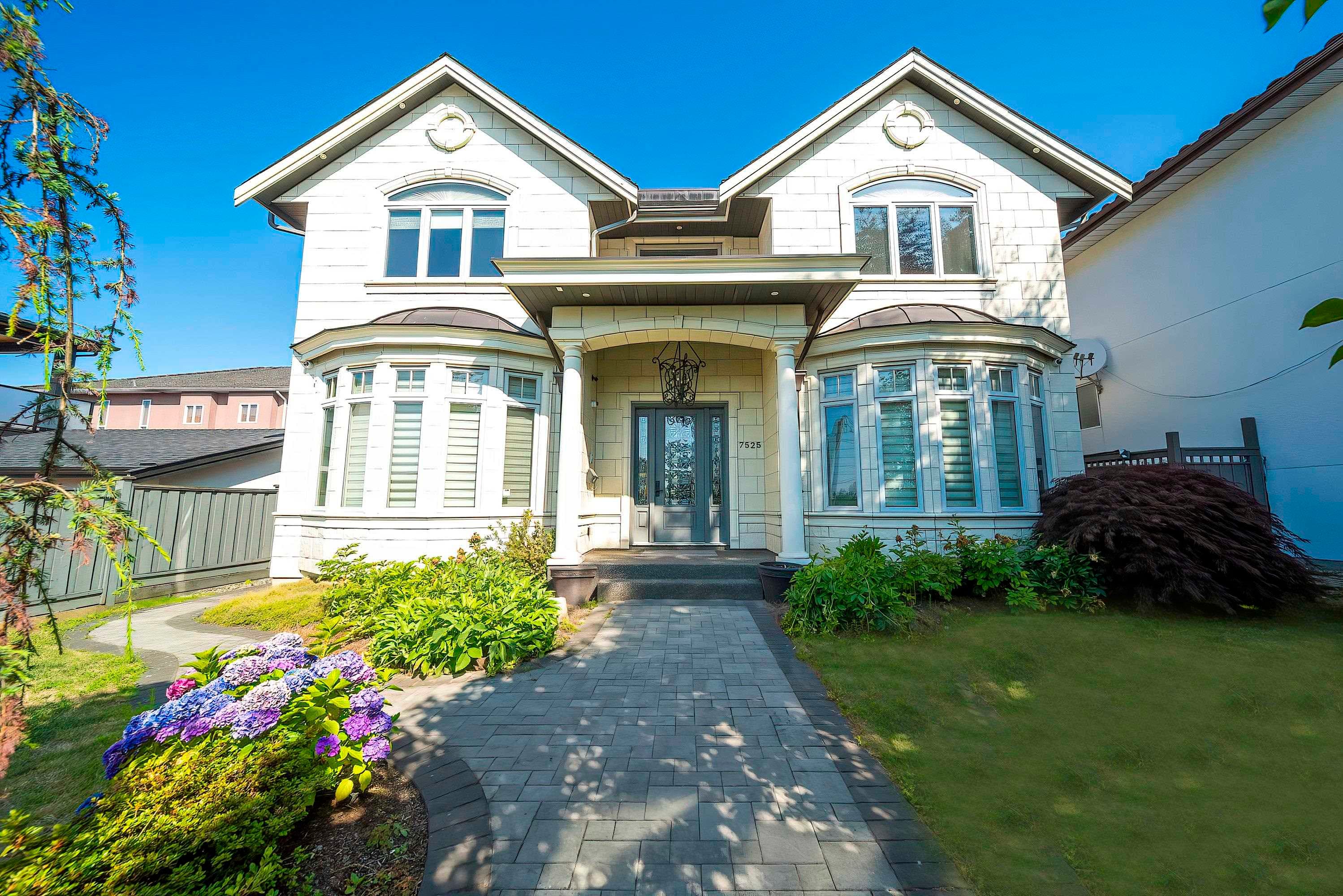 7525 13th Avenue, Burnaby, V3N 2E3 — photo 1