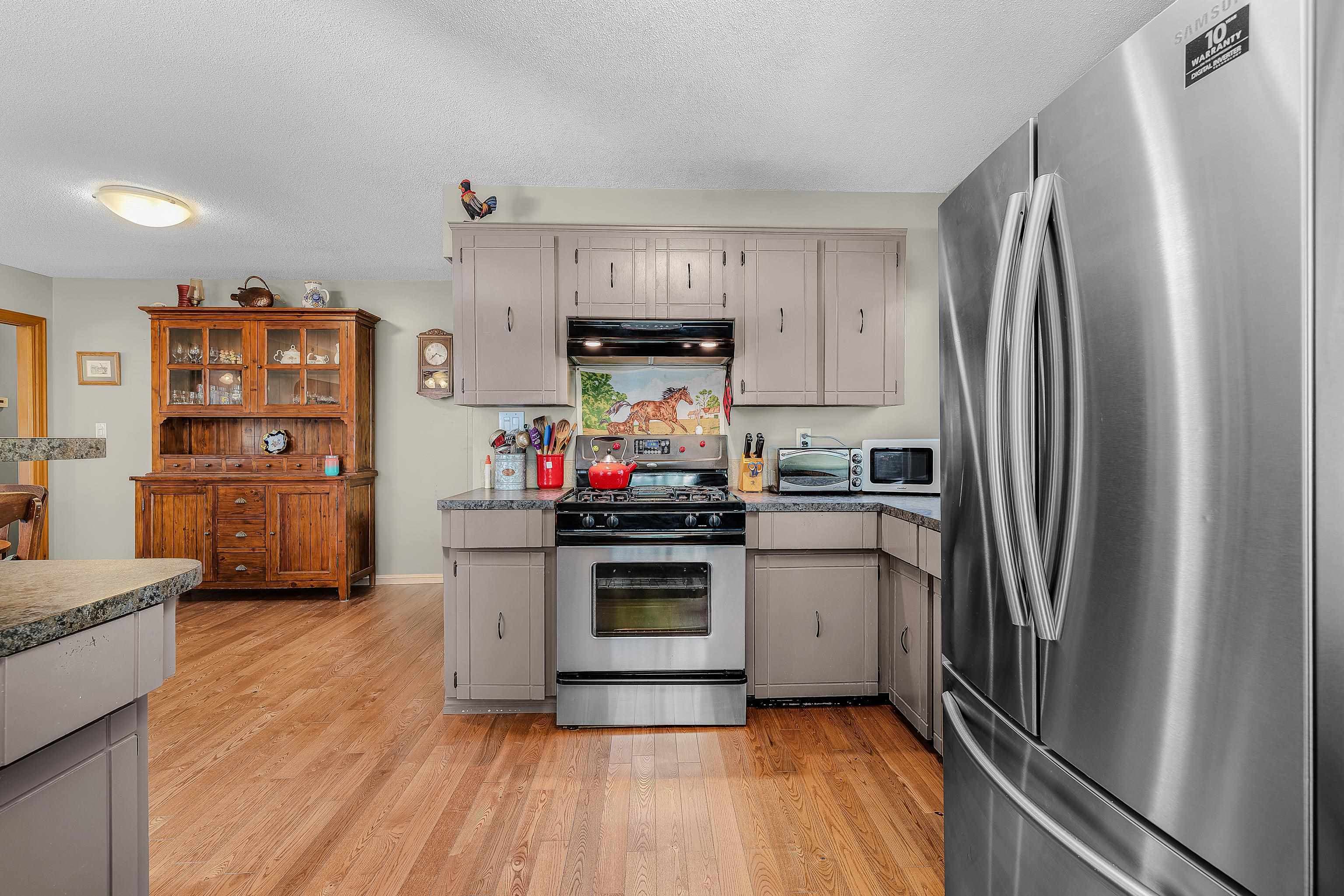 3670 207b Street, Langley, V3A 2G4 — photo 2