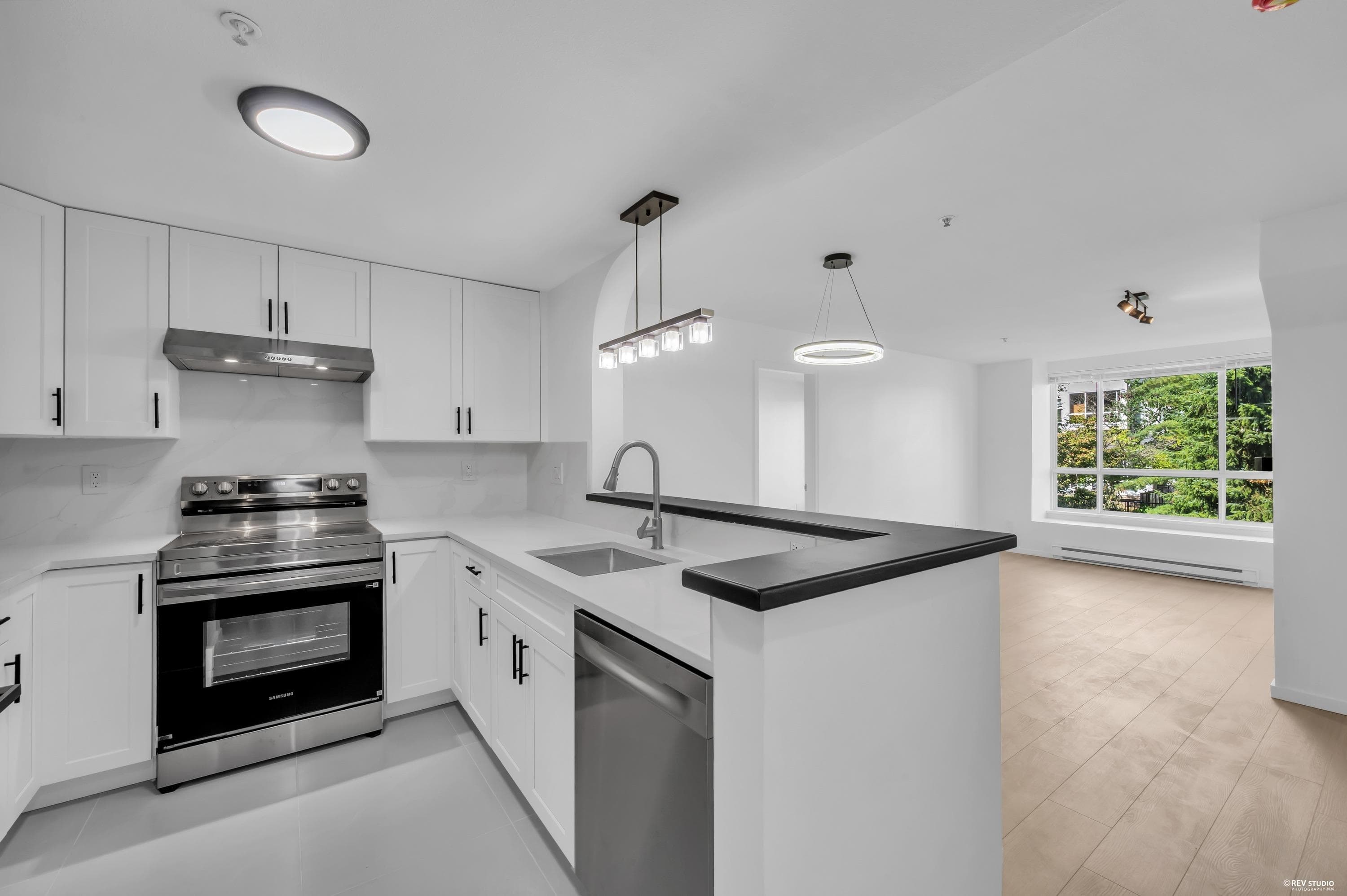 306 - 6833 Village Green, Burnaby