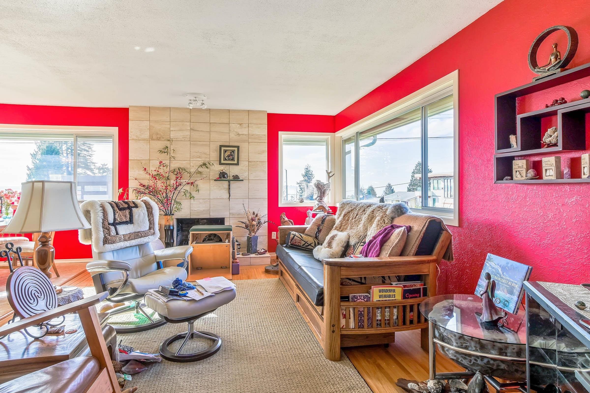 15761 Cliff Avenue, White Rock, V4B 1W4 — photo 4