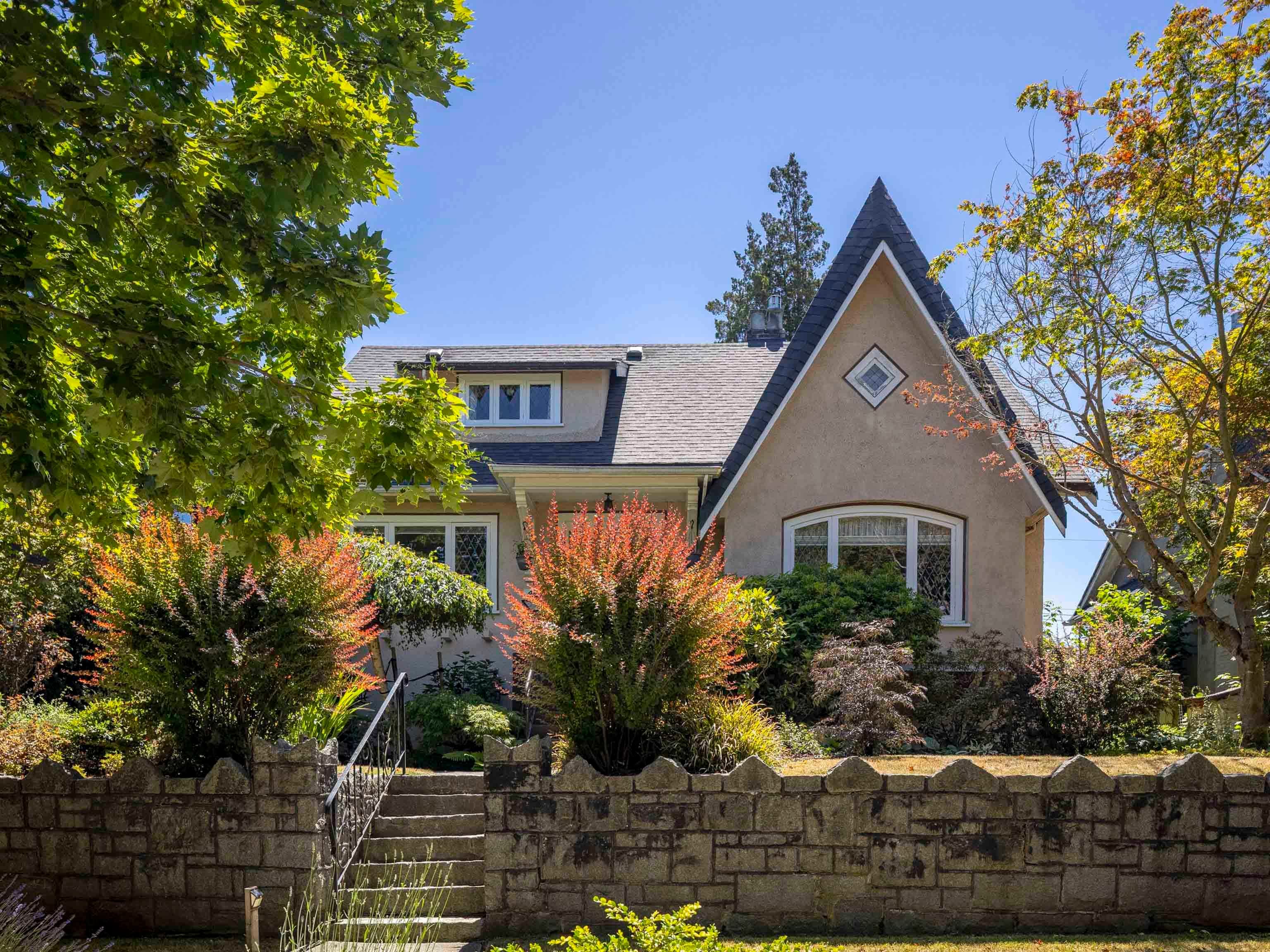 4234 W 9th Avenue, Vancouver, V6R 2C5 — photo 1