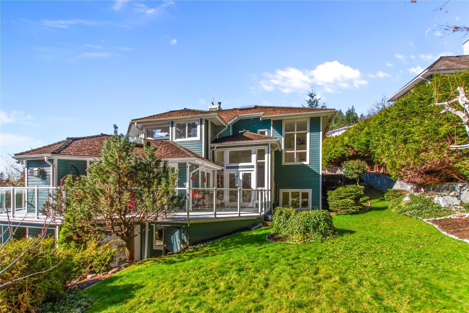 3866 Michener Way, North Vancouver, V7K 3C7 — photo 3
