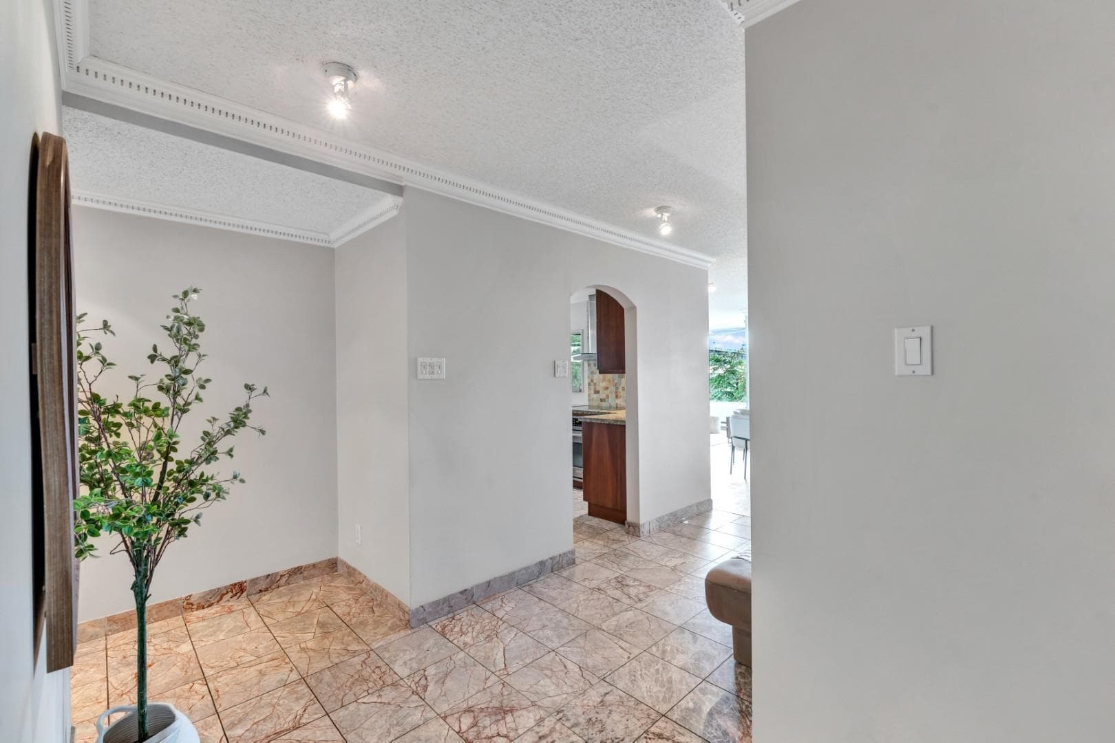 203 - 1675 Hornby Street, Vancouver