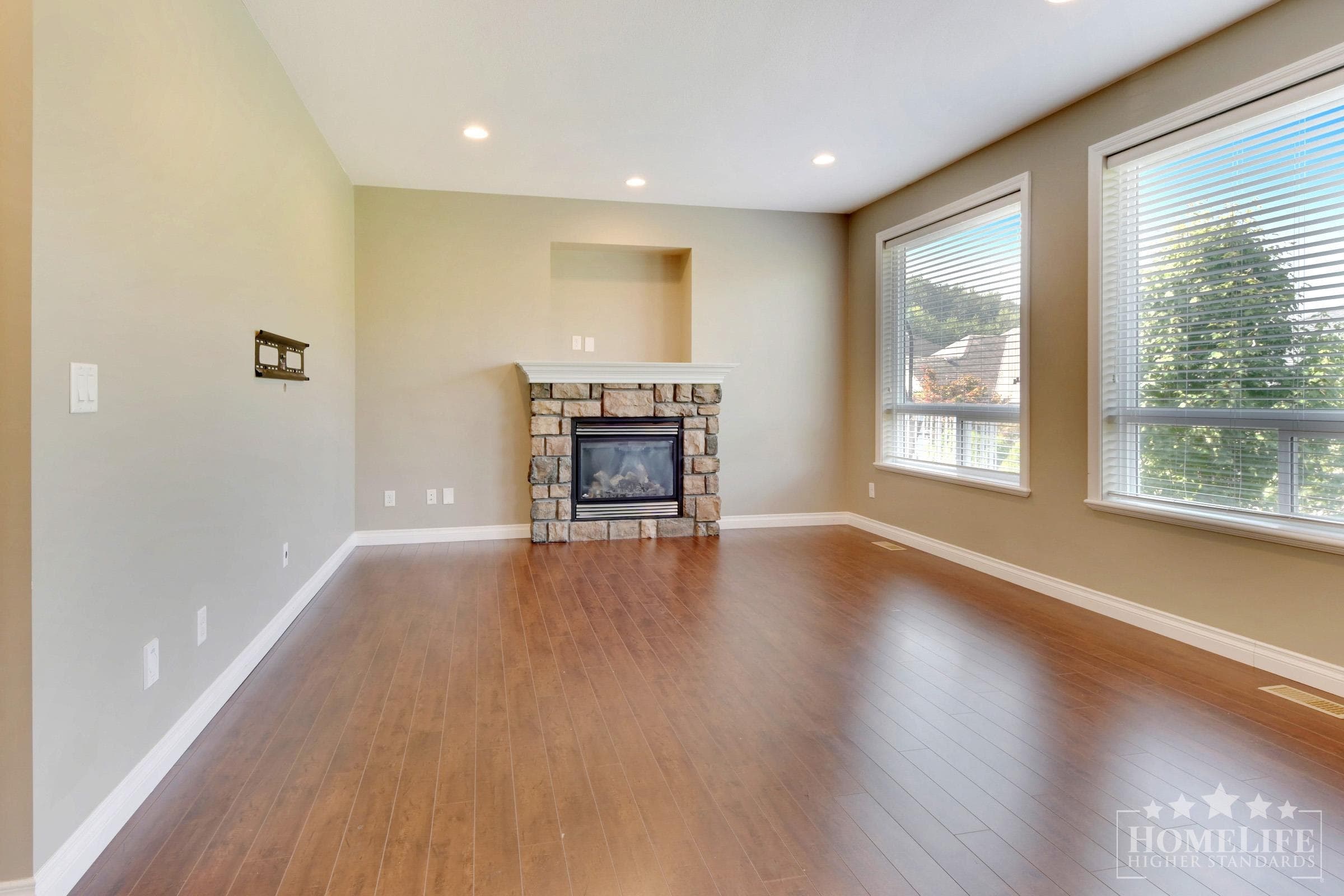 Upper House - 47393 Macswan Drive, Chilliwack, V2R 0L3 — photo 2