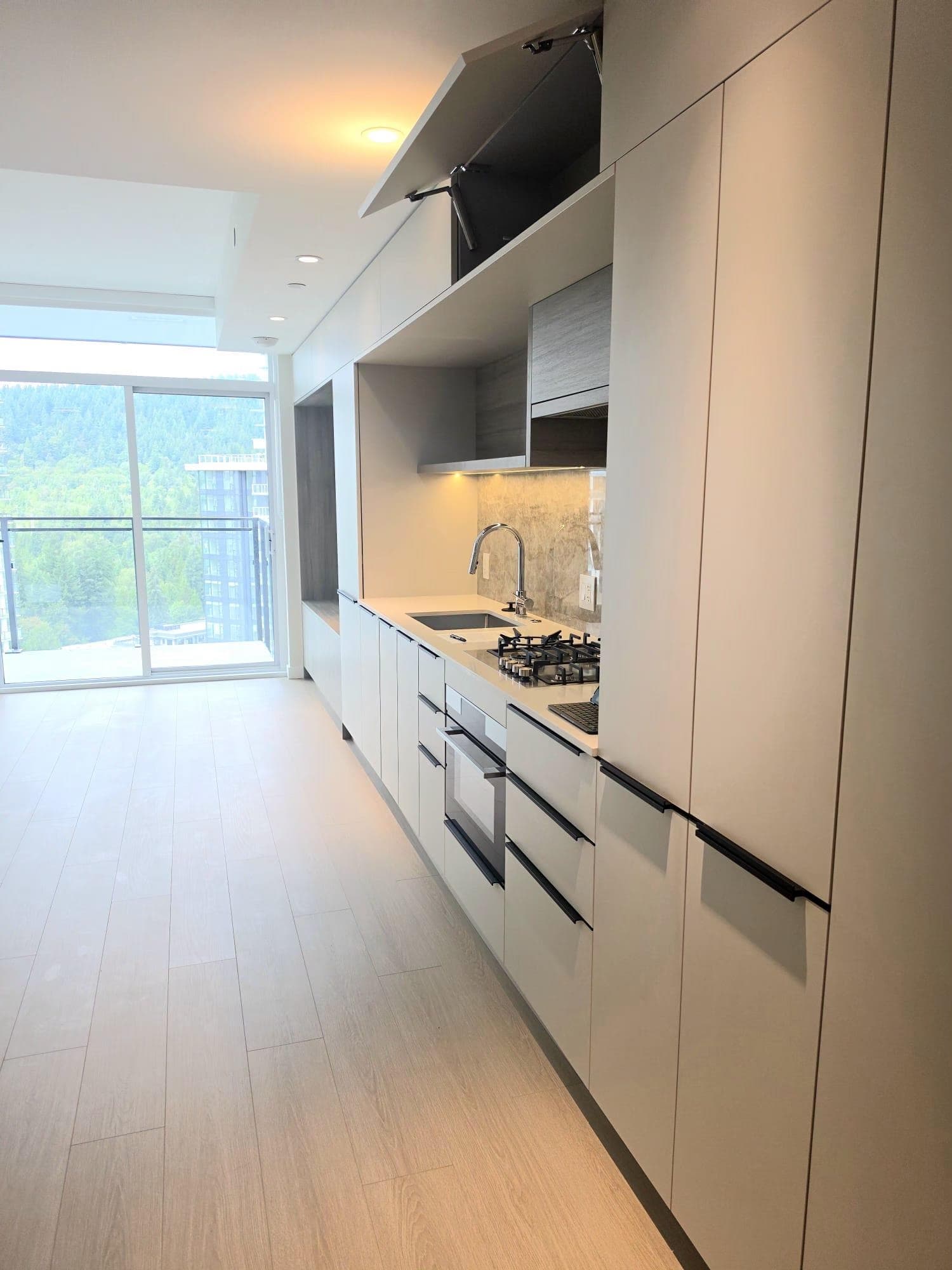 1xx6 - 608 Elmwood Street, Coquitlam, V3J 0V1 — photo 2