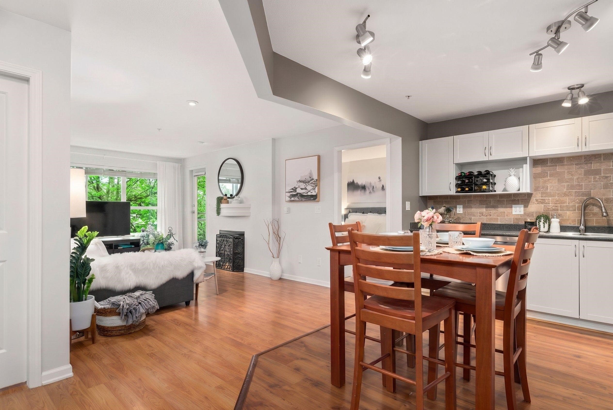 311 - 10188 155 Street, Surrey, V3R 0R6 — photo 5