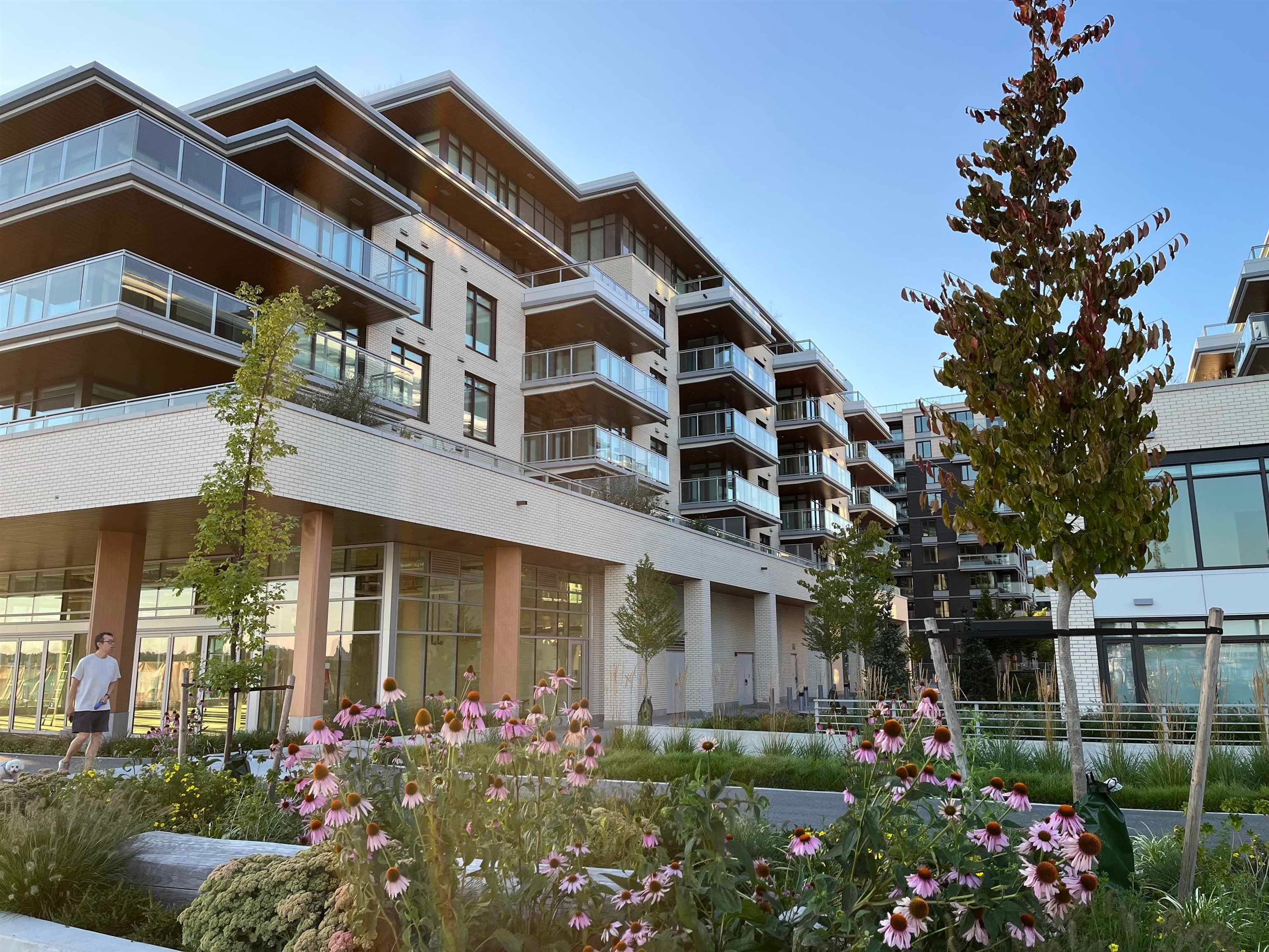 407 - 785 Harbour Way, North Vancouver