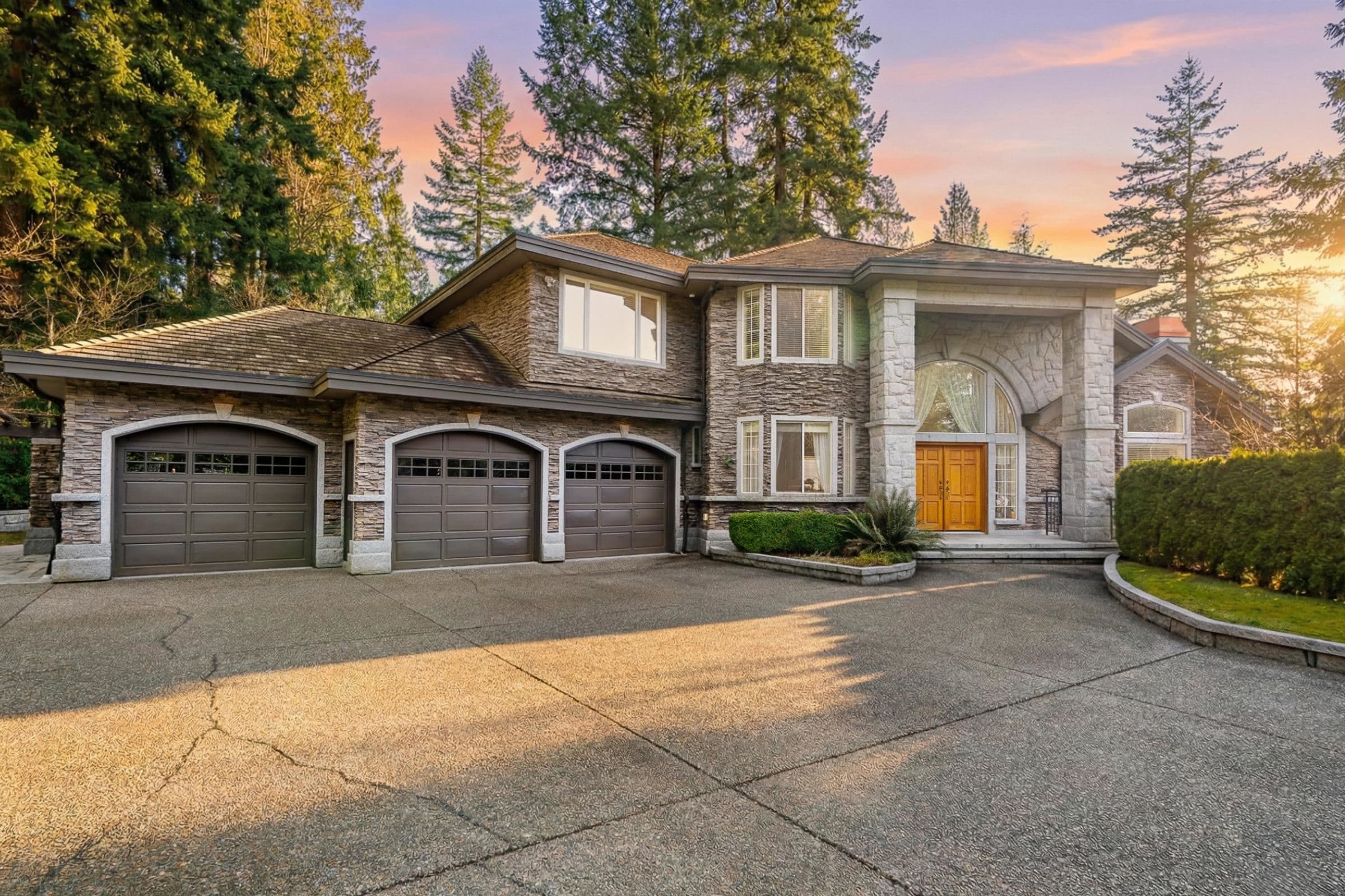 188 Wyndham Crescent, Anmore, V3H 4X9 — photo 1