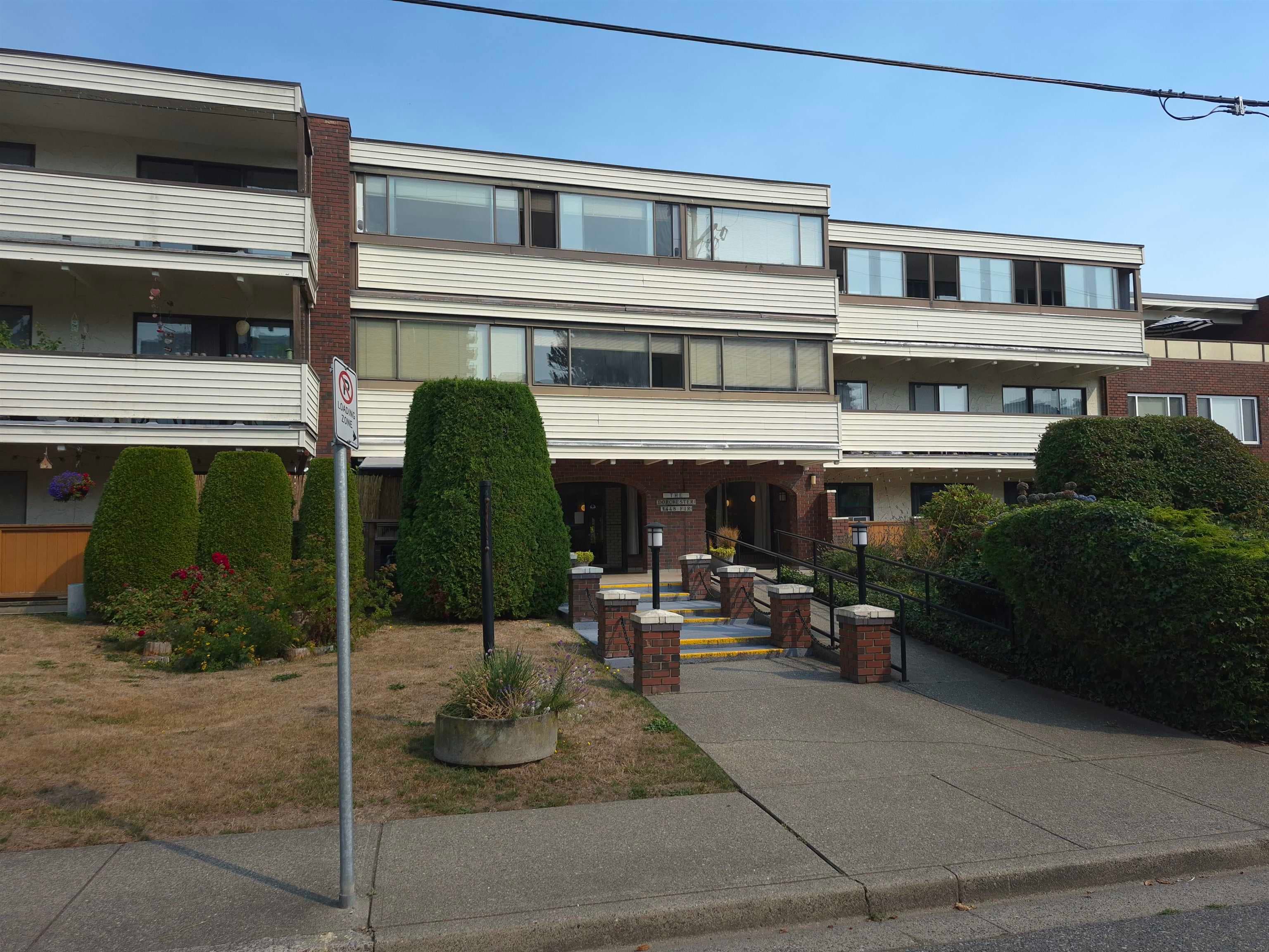 313 - 1448 Fir Street, White Rock, V4B 4B4 — photo 2