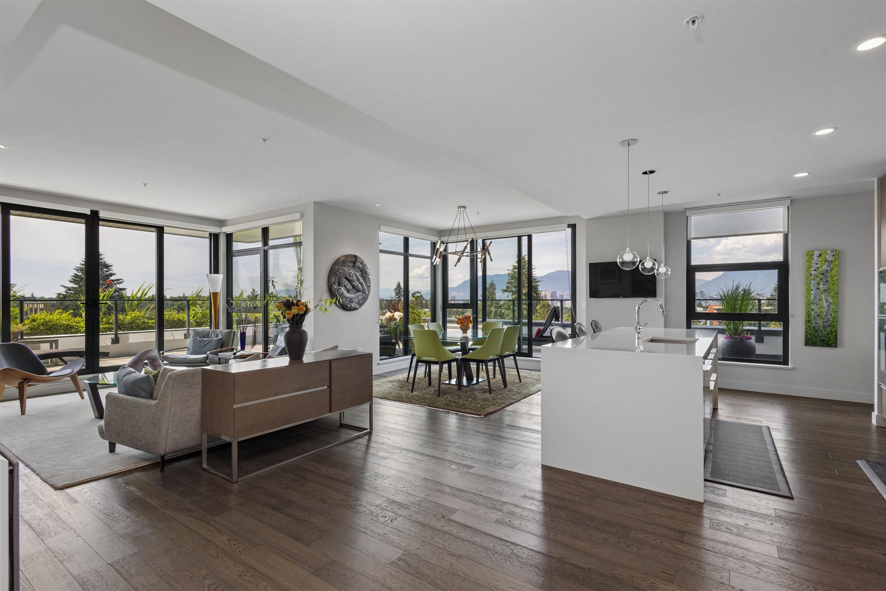 601 - 4427 Cambie Street, Vancouver