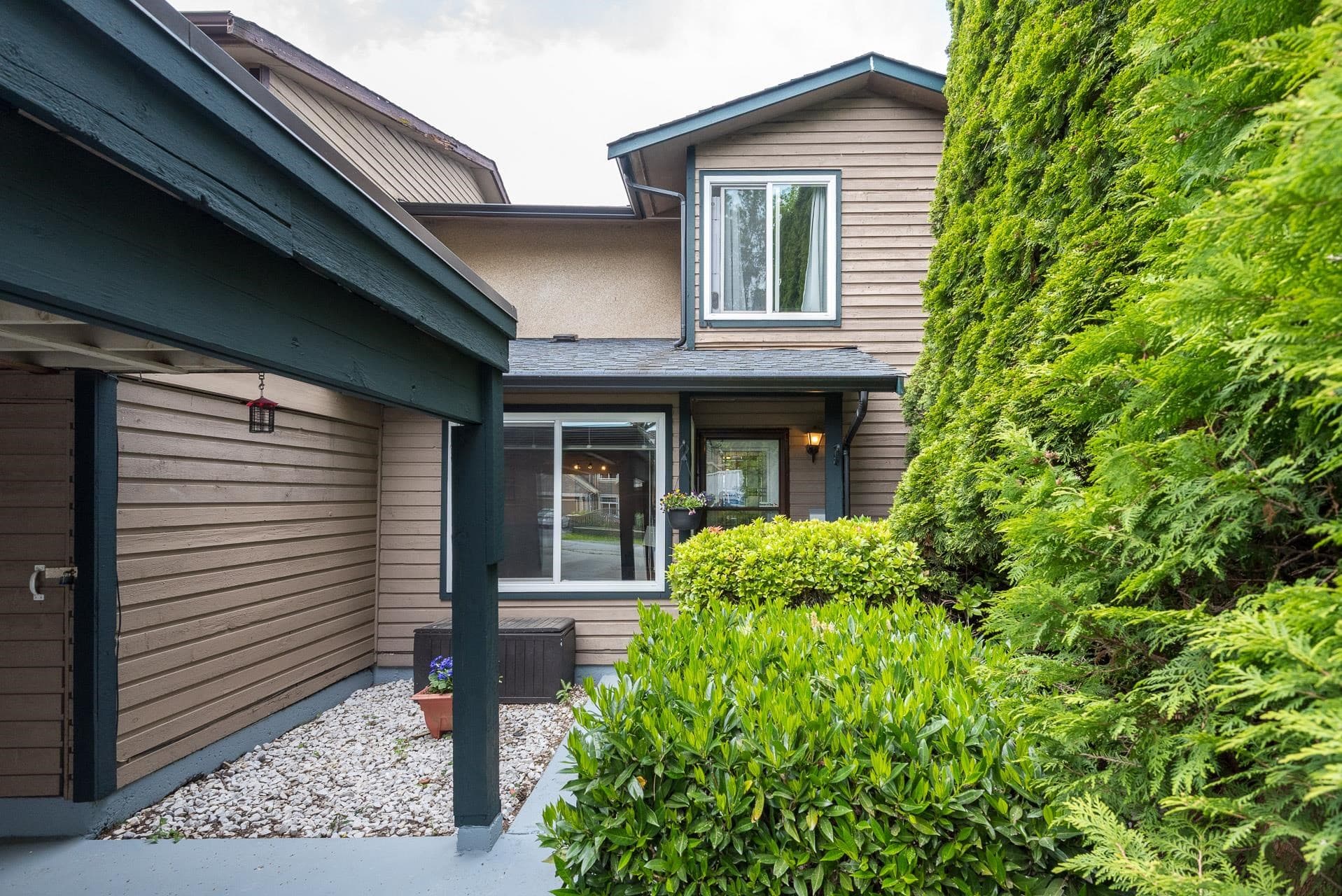13447 68a Avenue, Surrey, V3W 8H2 — photo 1