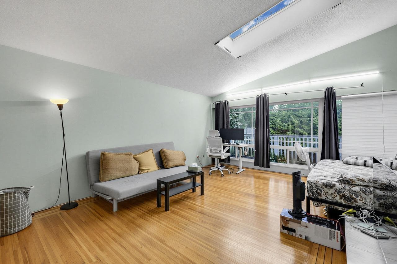 7674 Burris Street, Burnaby, V5E 1Z3 — photo 3