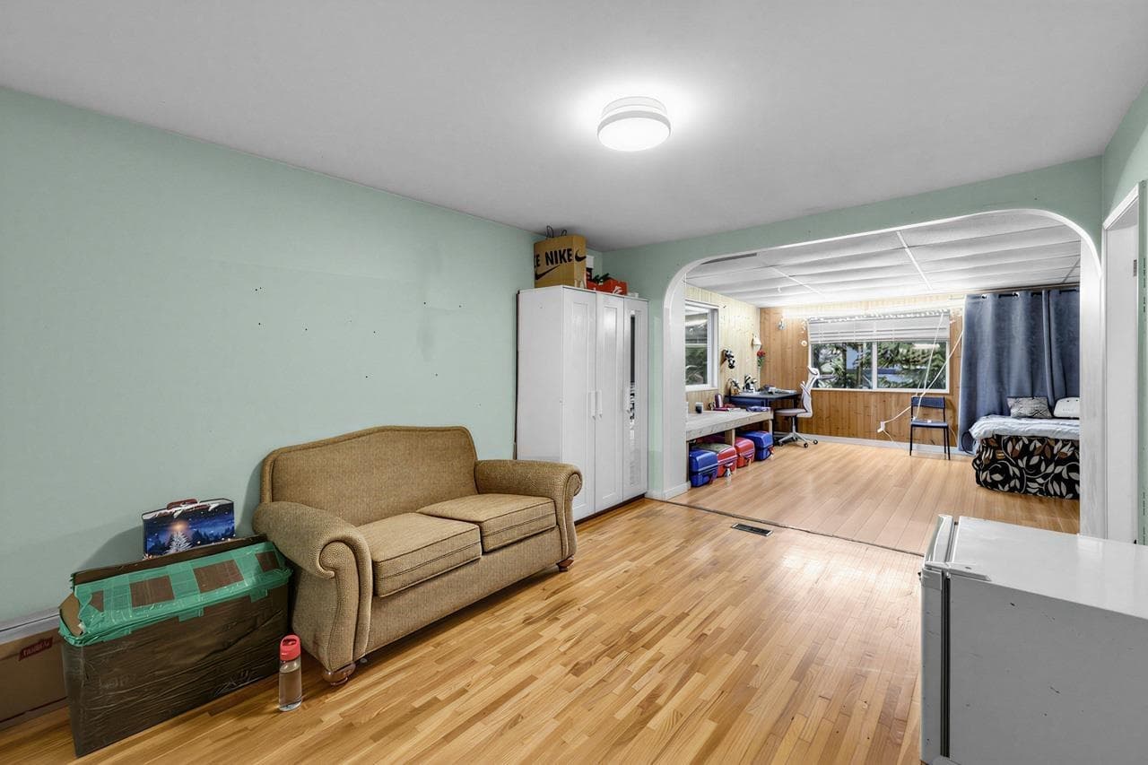 7674 Burris Street, Burnaby, V5E 1Z3 — photo 5