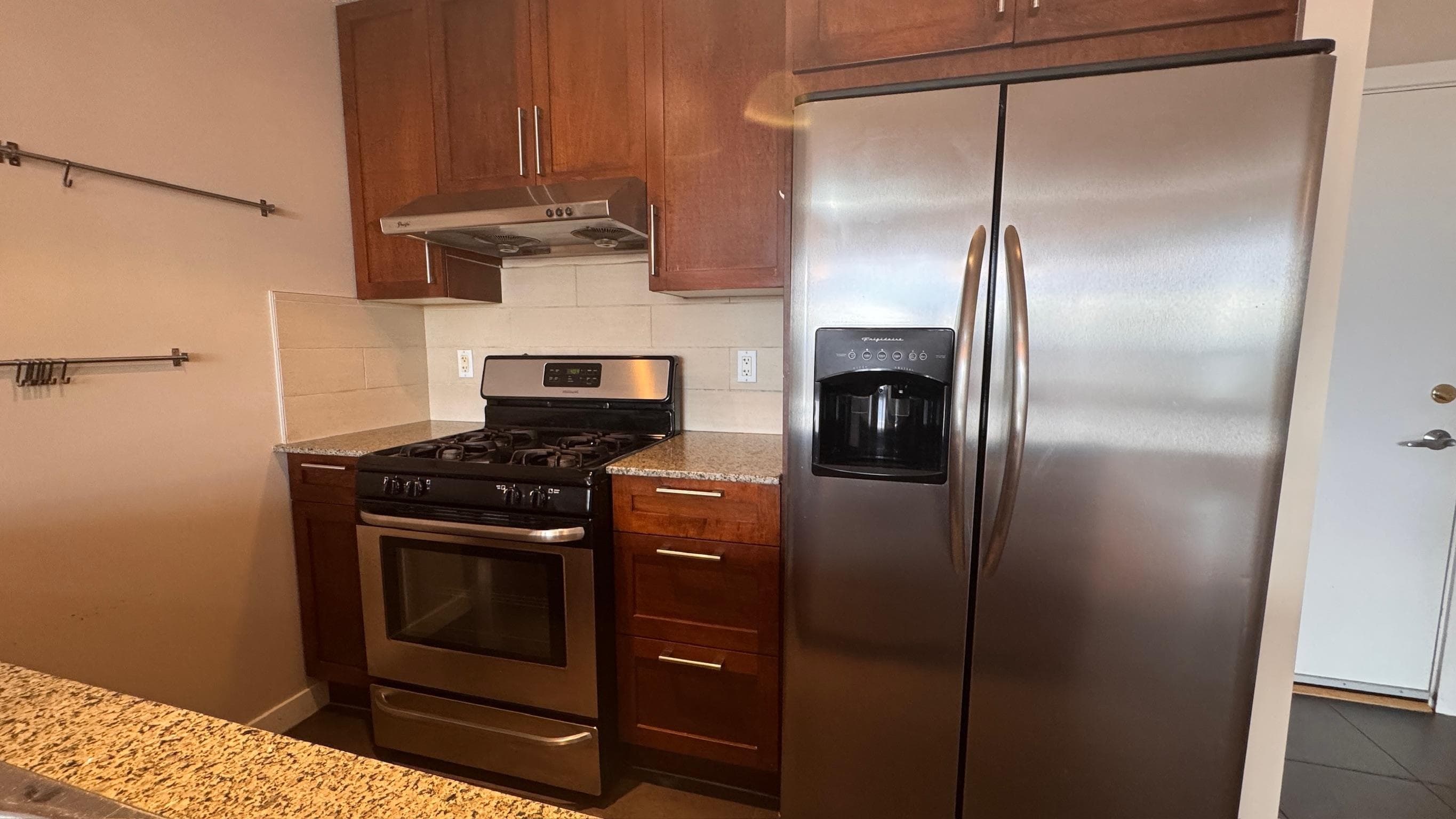24xx - 7088 Salisbury Avenue, Burnaby, V5E 0A4 — photo 2